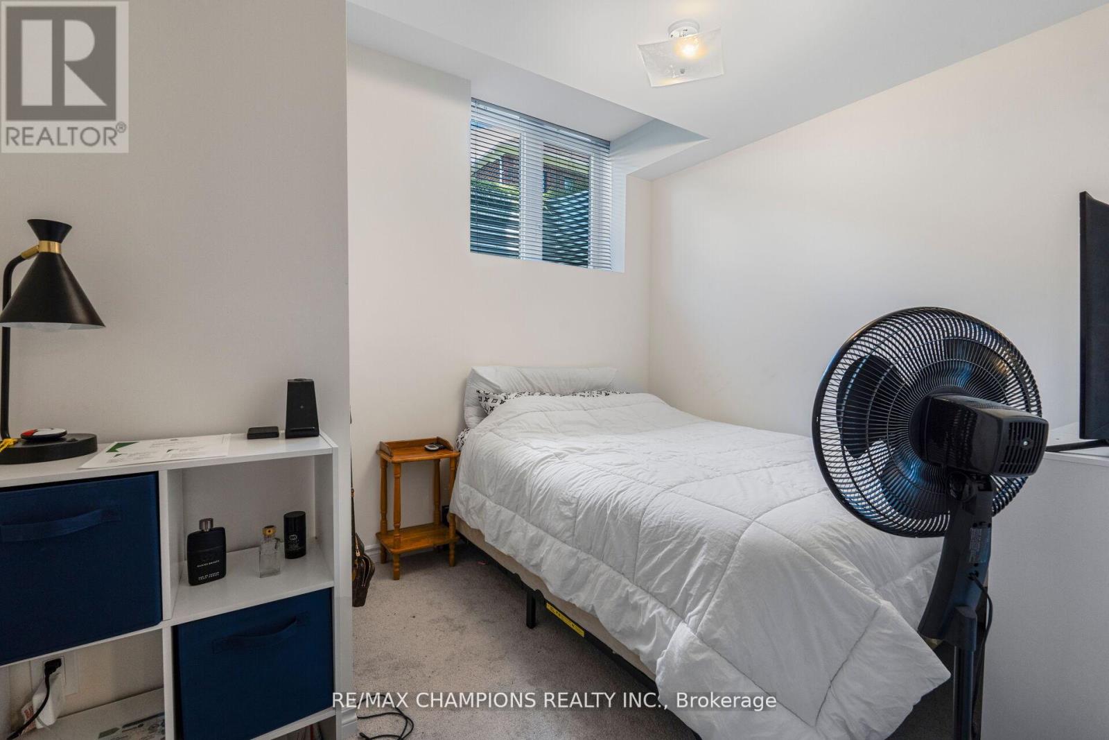 124 Durham Avenue, Barrie, Ontario  L9J 0L8 - Photo 24 - S12214175