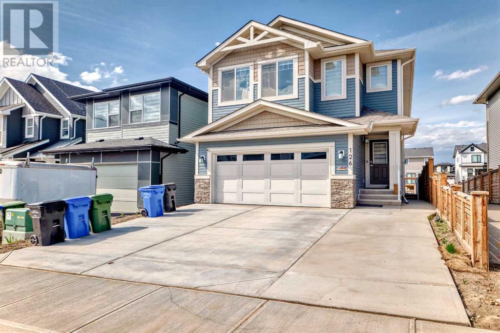Property at 126 Lucas Close NW image 2