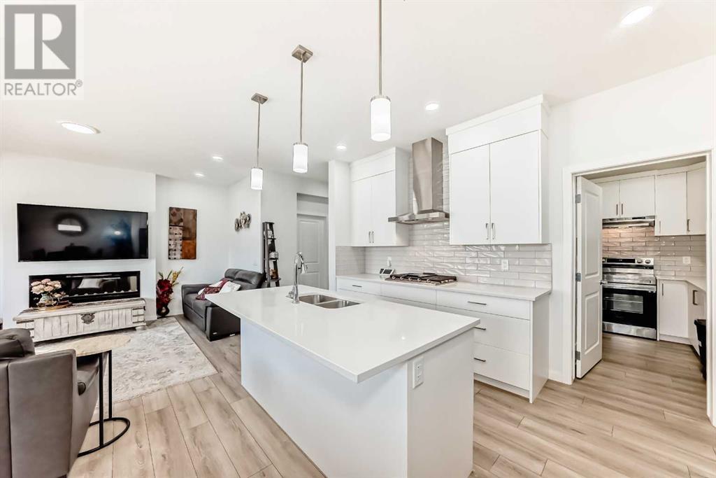 Property at 126 Lucas Close NW image 5