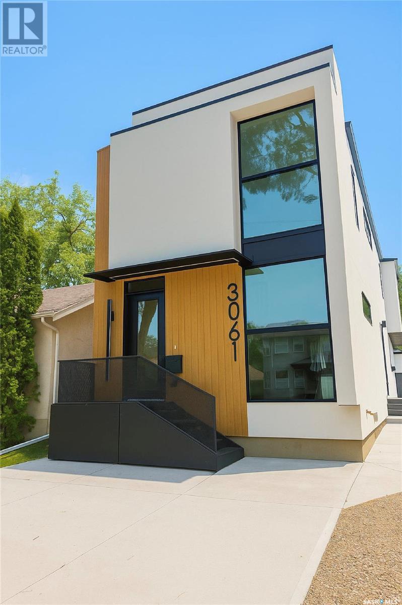 Property at 3061 Montague STREET image 2