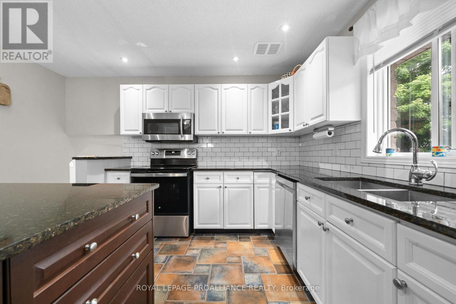 2390 County Road 40, Quinte West, Ontario  K8V 5P4 - Photo 19 - X12213592