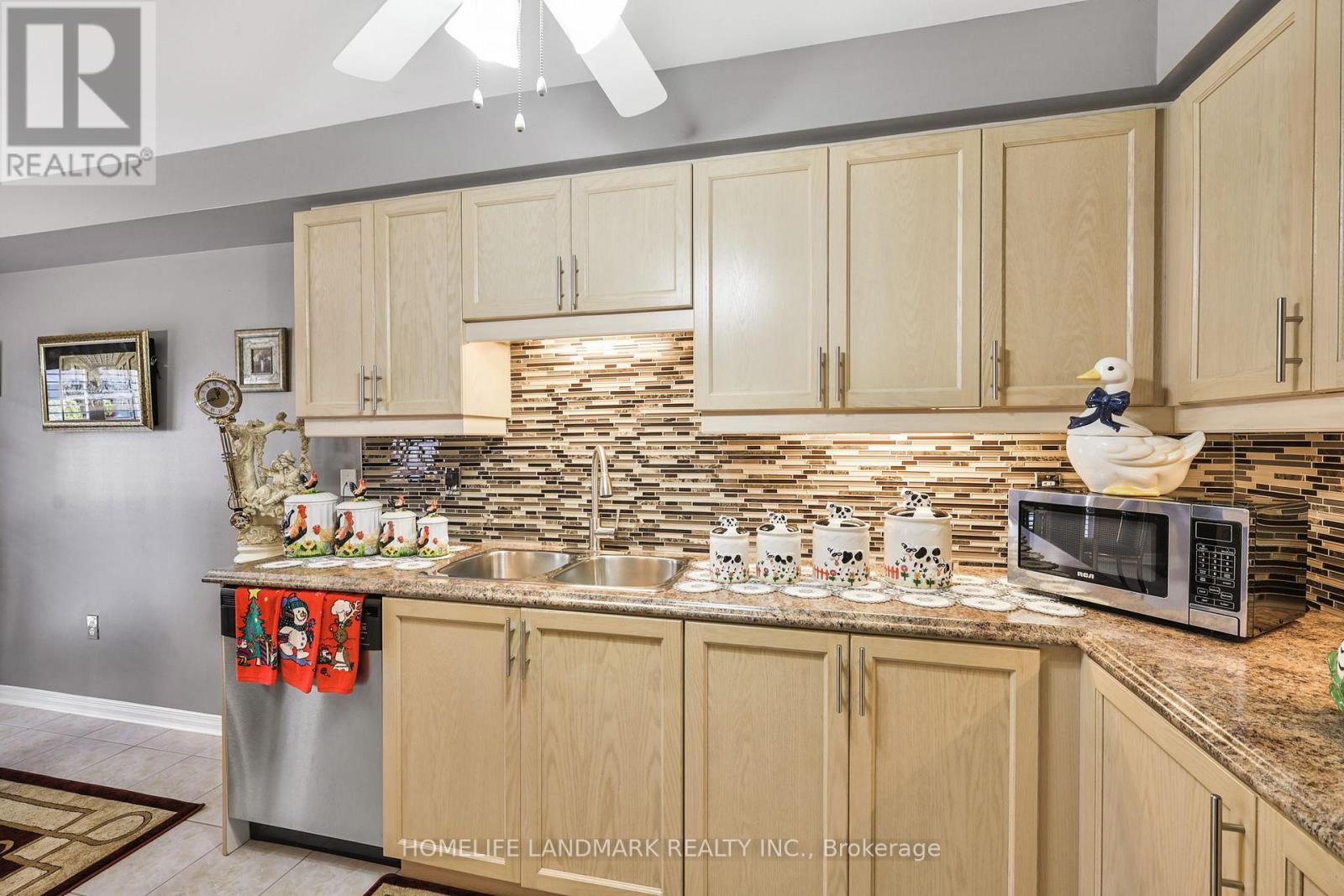 4891 Marble Arch Mews S, Mississauga, Ontario  L5M 7P7 - Photo 17 - W12214189