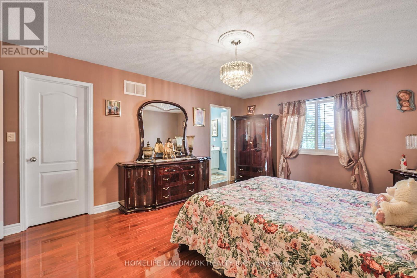 4891 Marble Arch Mews S, Mississauga, Ontario  L5M 7P7 - Photo 26 - W12214189
