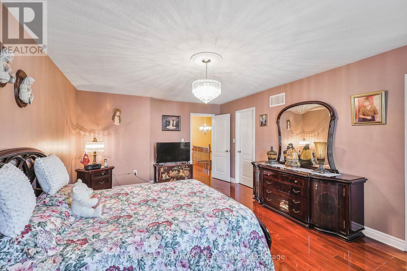 4891 Marble Arch Mews S, Mississauga, Ontario  L5M 7P7 - Photo 27 - W12214189