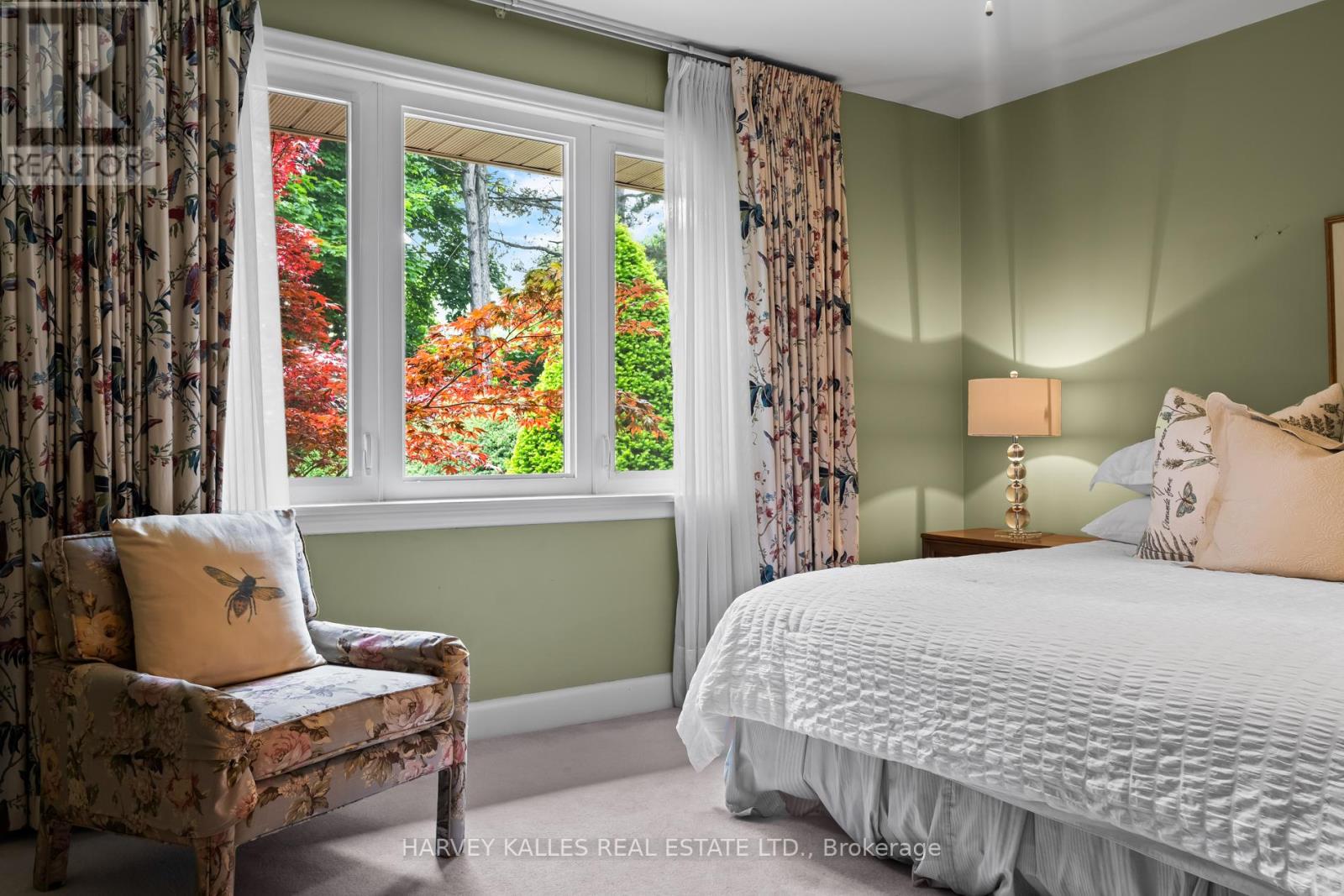 43 Hartfield Road, Toronto (Edenbridge-Humber Valley), Ontario  M9A 3C8 - Photo 17 - W12214193
