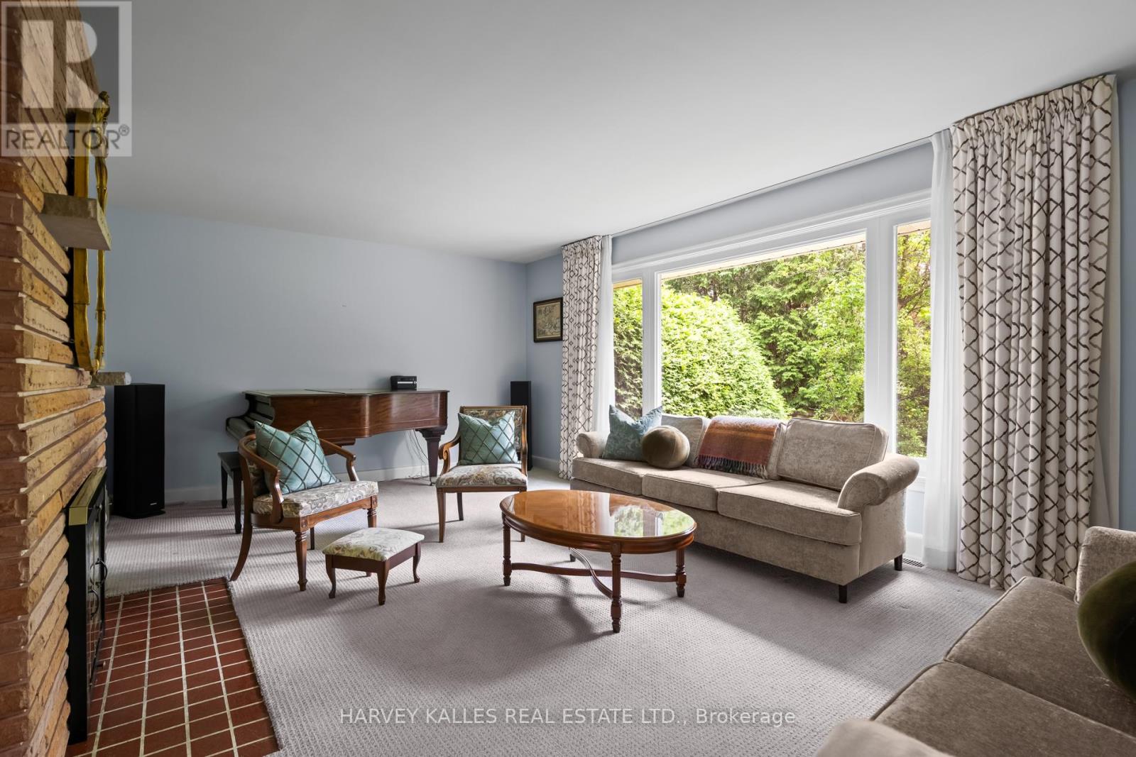 43 Hartfield Road, Toronto (Edenbridge-Humber Valley), Ontario  M9A 3C8 - Photo 6 - W12214193