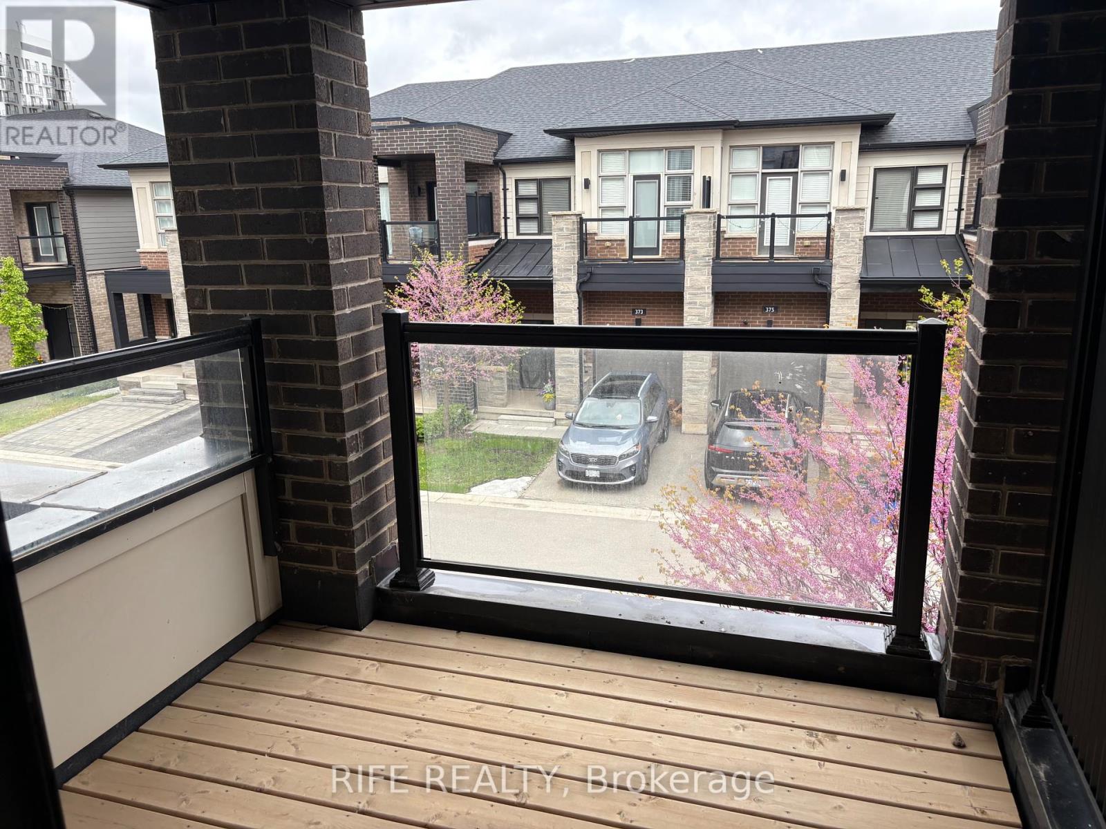 370 Athabasca Common, Oakville, Ontario  L6H 0R5 - Photo 13 - W12214209