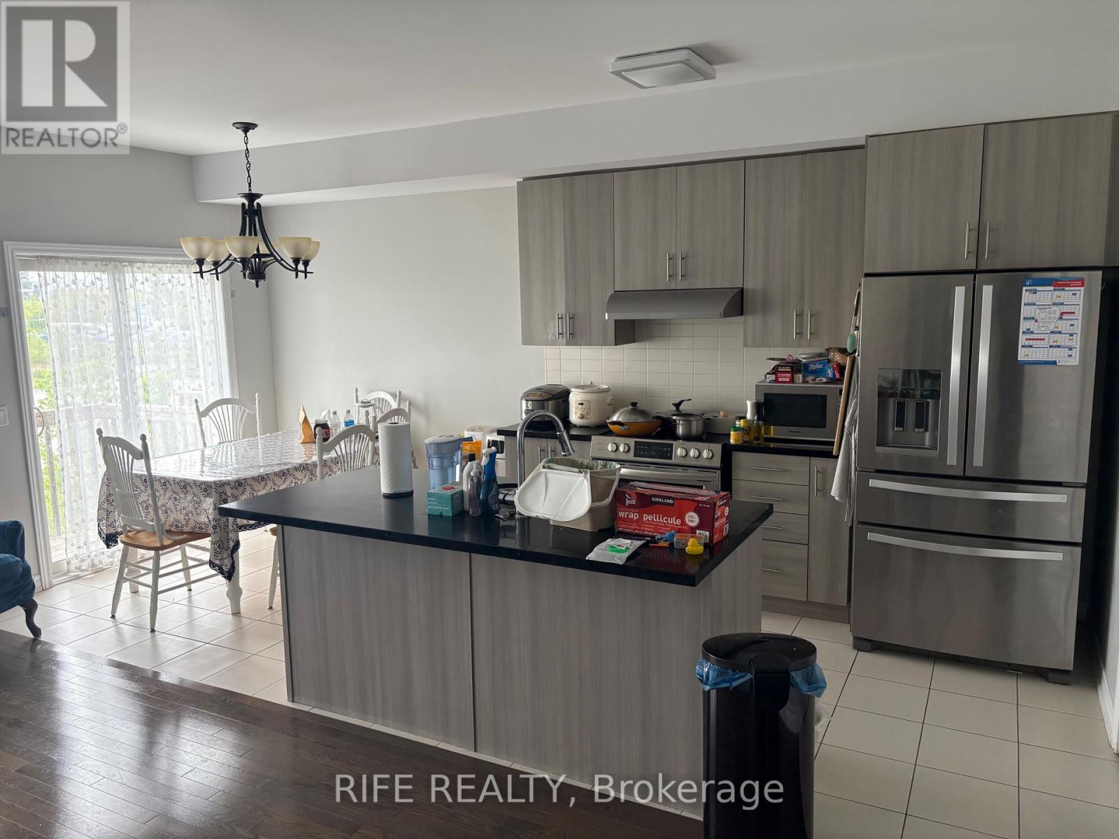 370 Athabasca Common, Oakville, Ontario  L6H 0R5 - Photo 2 - W12214209