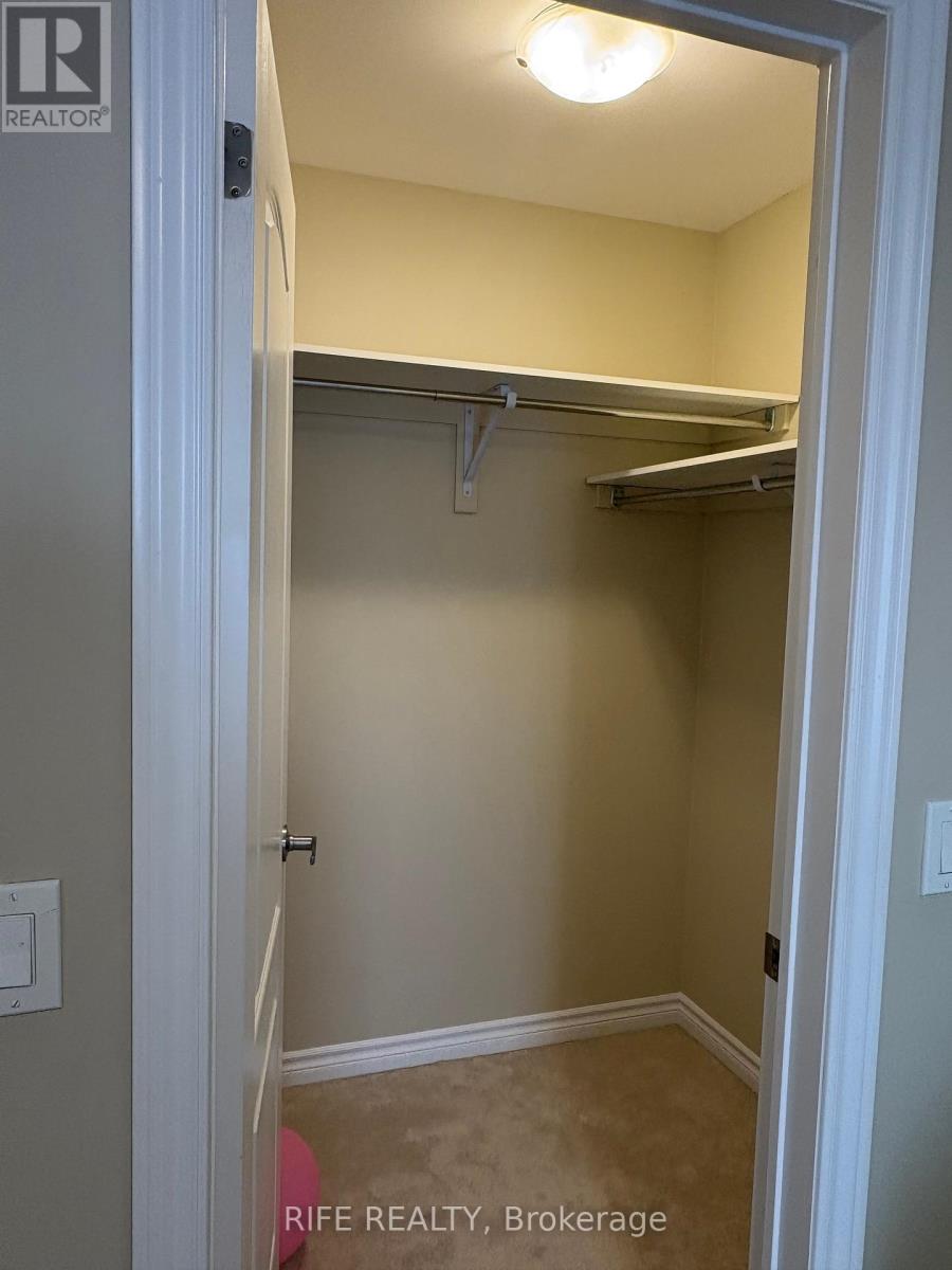 370 Athabasca Common, Oakville, Ontario  L6H 0R5 - Photo 7 - W12214209