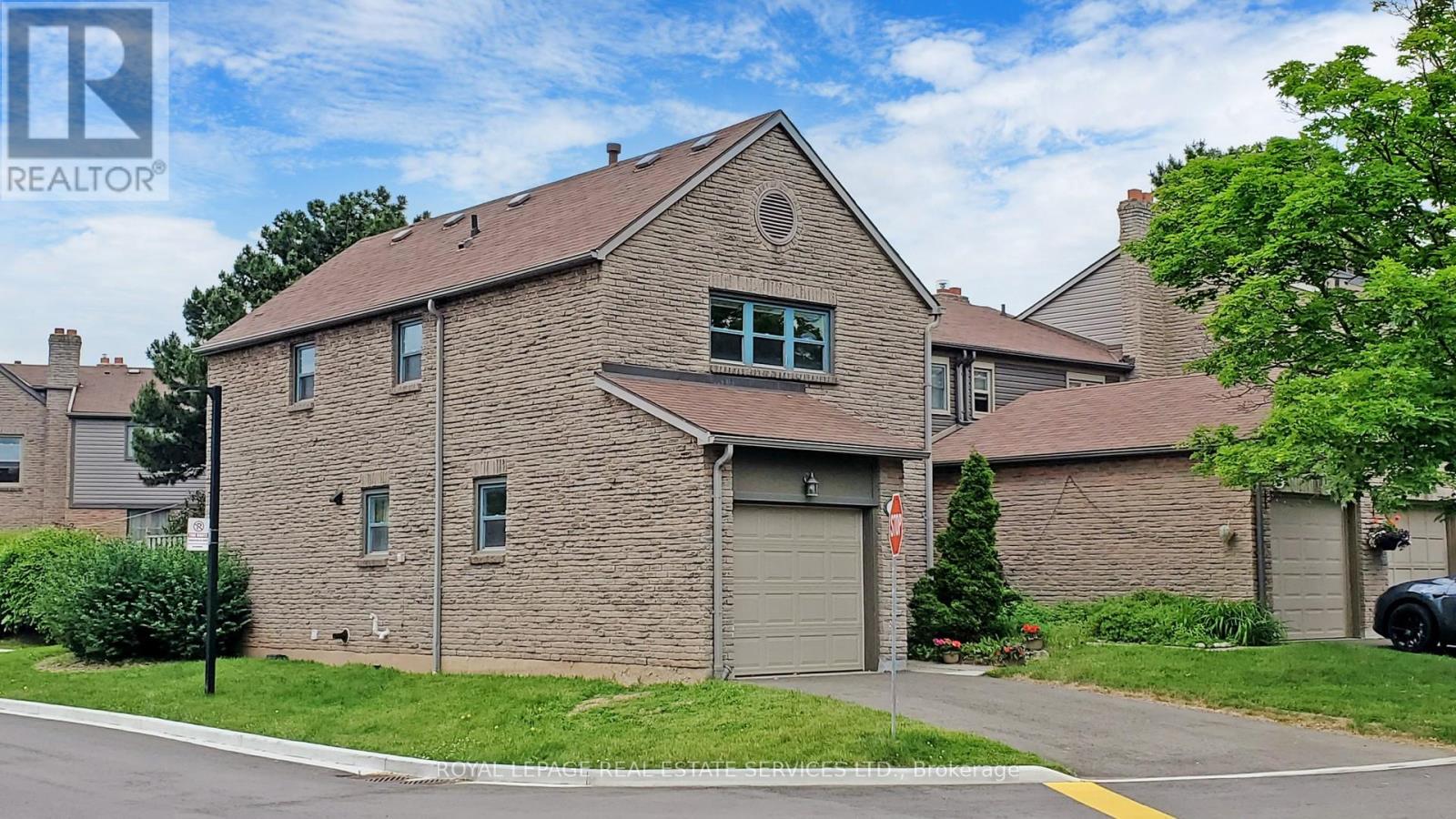 42 - 4111 Arbour Green Drive, Mississauga, Ontario  L5L 2Z2 - Photo 4 - W12211257