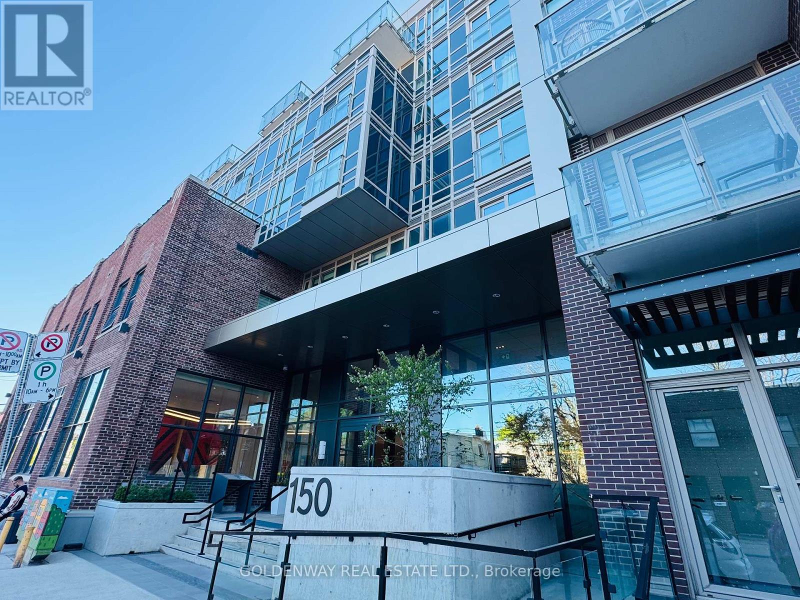 <div class="slider-price">$679,000</div><p>541 - 150 Logan Avenue, Toronto, Ontario</p>