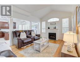 2 THISTLEDOWN CRESCENT, Whitby, Ontario