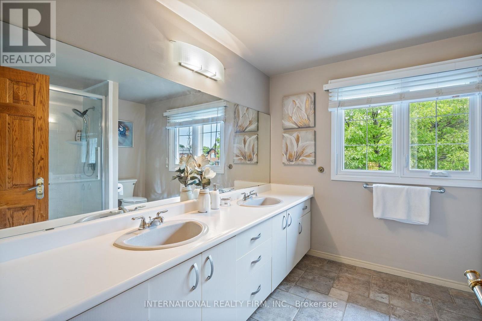7 Briargreen Court, Whitby, Ontario  L1R 1P9 - Photo 29 - E12212375