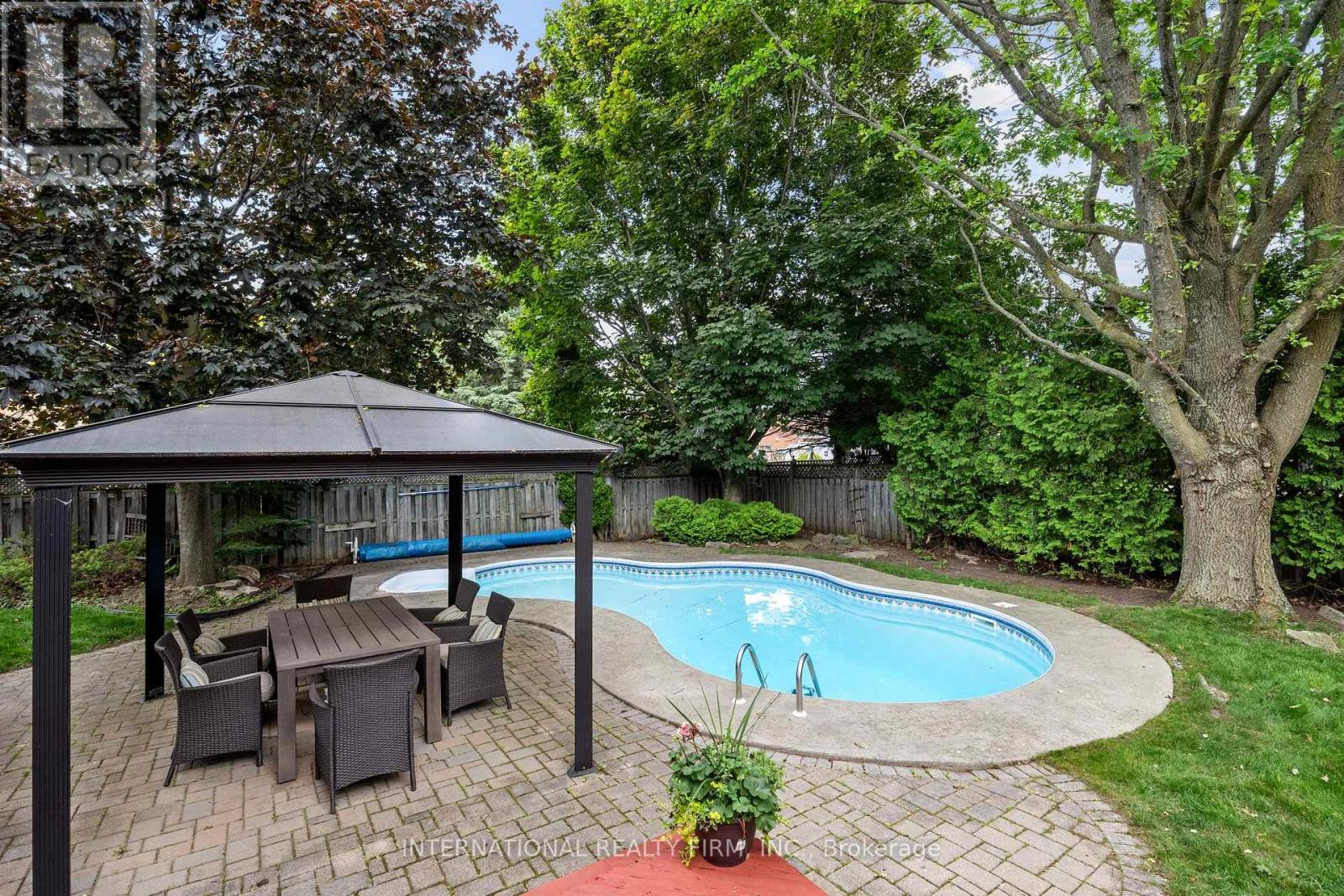 7 Briargreen Court, Whitby, Ontario  L1R 1P9 - Photo 35 - E12212375