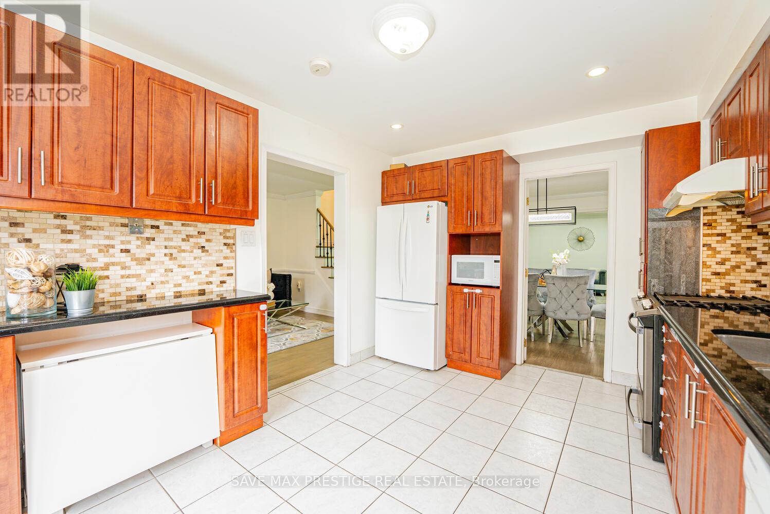 36 Kentucky Drive, Brampton, Ontario  L6Y 4E9 - Photo 15 - W12204520