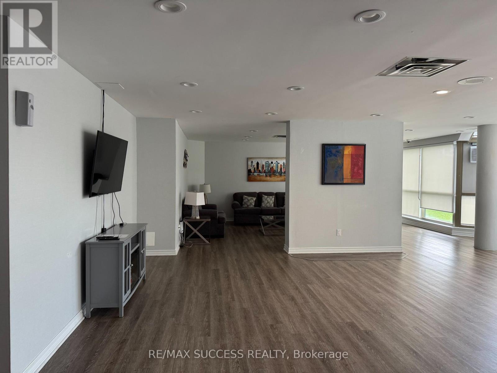 2006 - 350 Rathburn Road W, Mississauga, Ontario  L5B 3Y2 - Photo 33 - W12205626