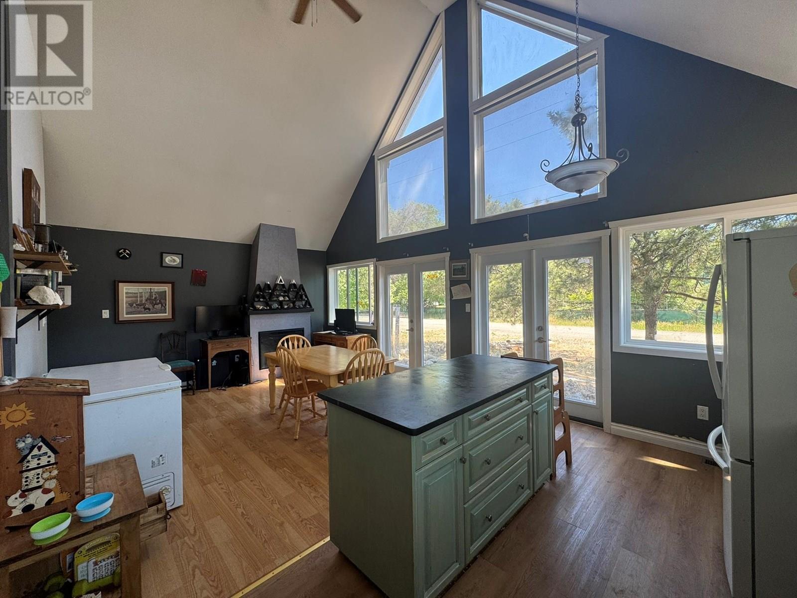 242 Cement Street, Princeton, British Columbia  V0X 1W0 - Photo 4 - 10351732