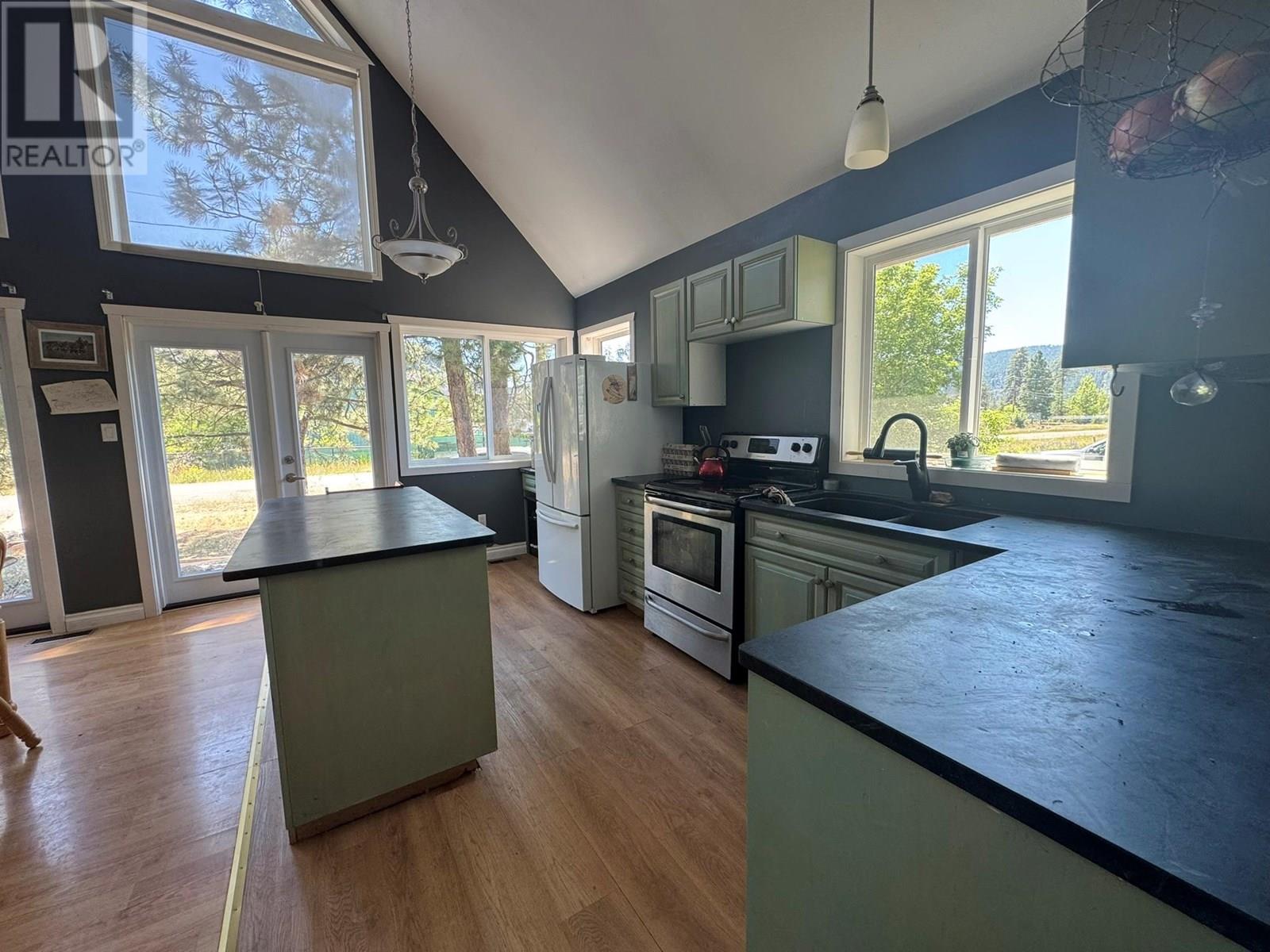 242 Cement Street, Princeton, British Columbia  V0X 1W0 - Photo 6 - 10351732