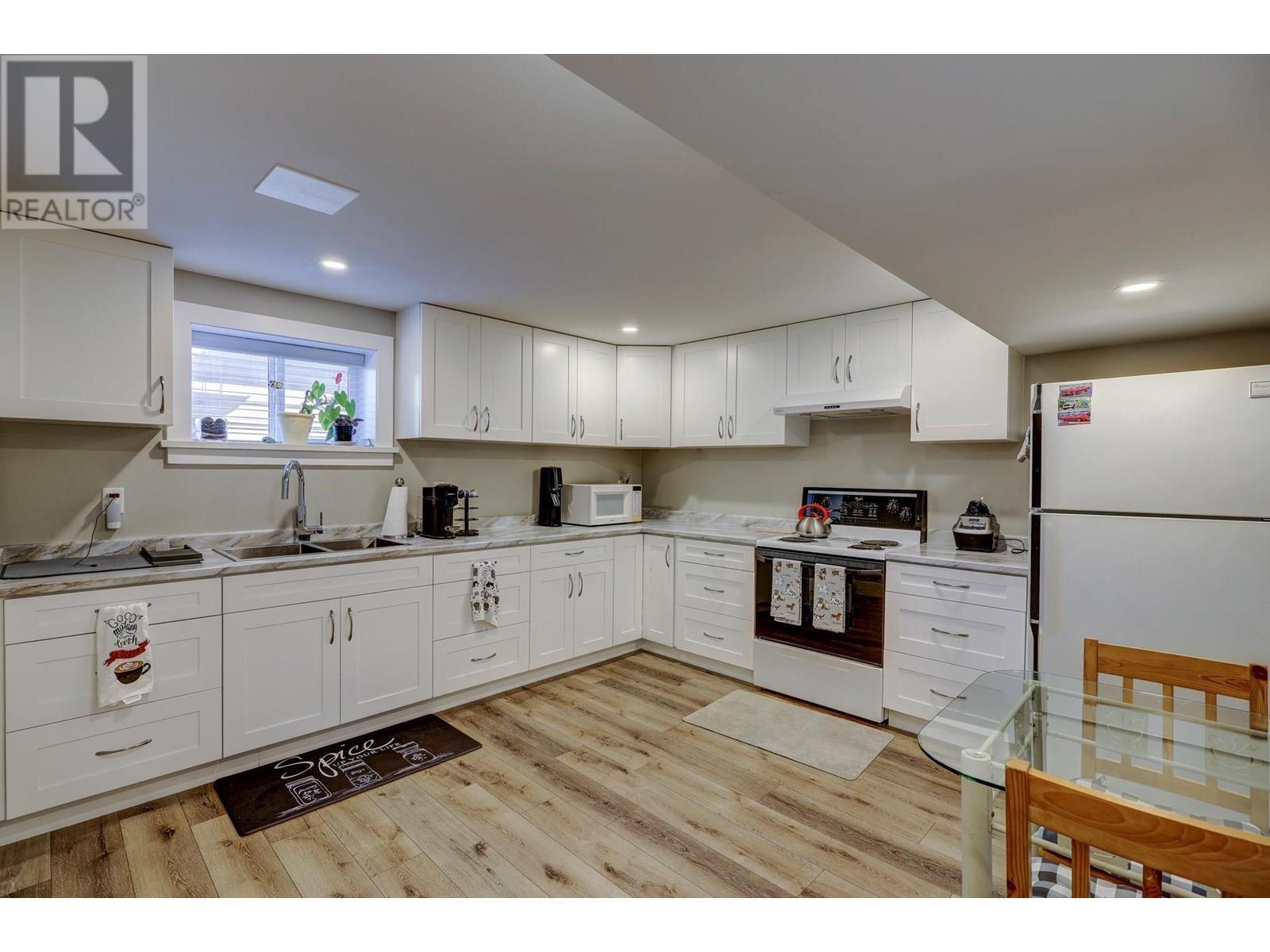 8612 11th Avenue, Burnaby, British Columbia  V3N 2P8 - Photo 26 - R3014528