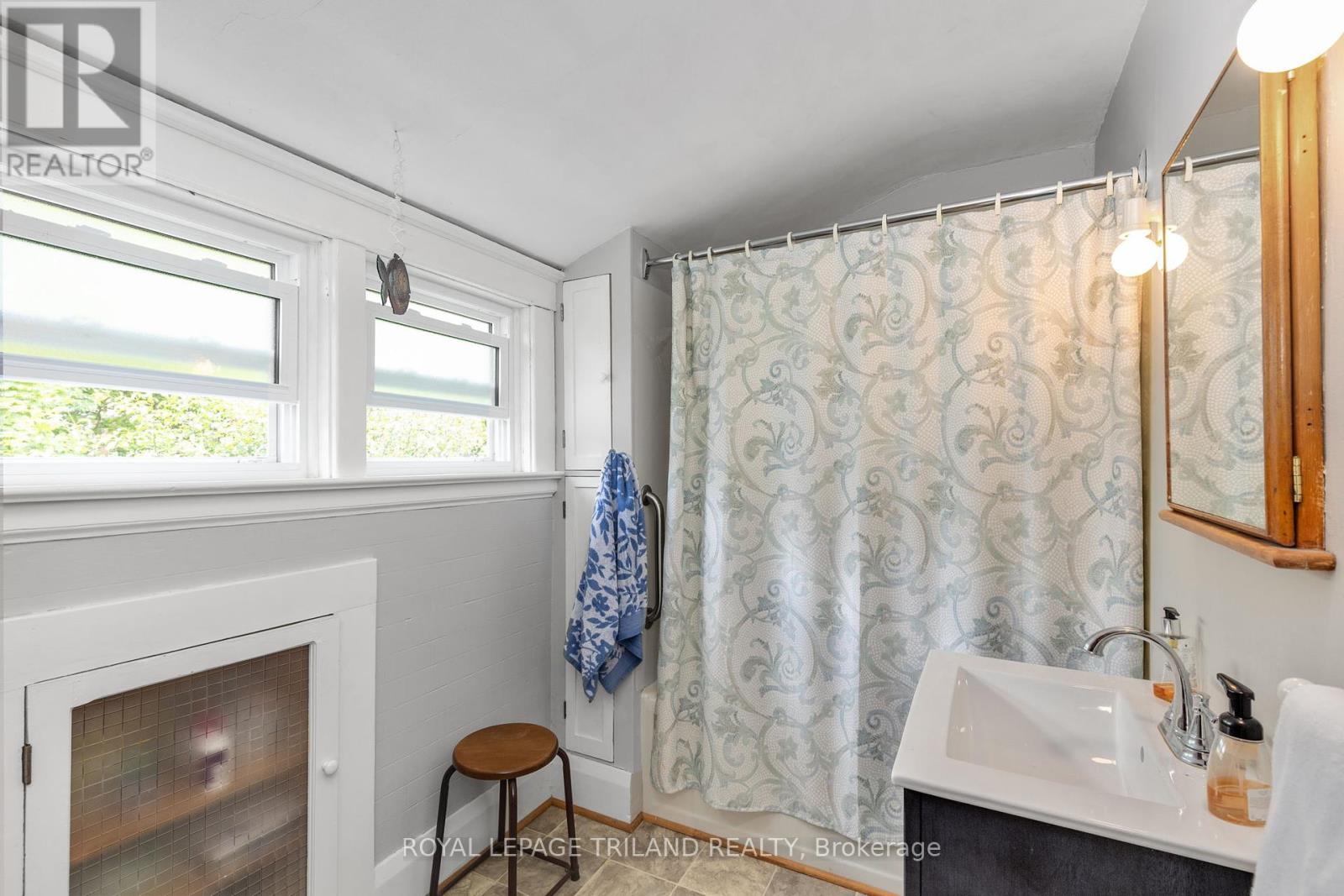 269 Briscoe Street E, London South (South F), Ontario  N6C 1X5 - Photo 17 - X12213077