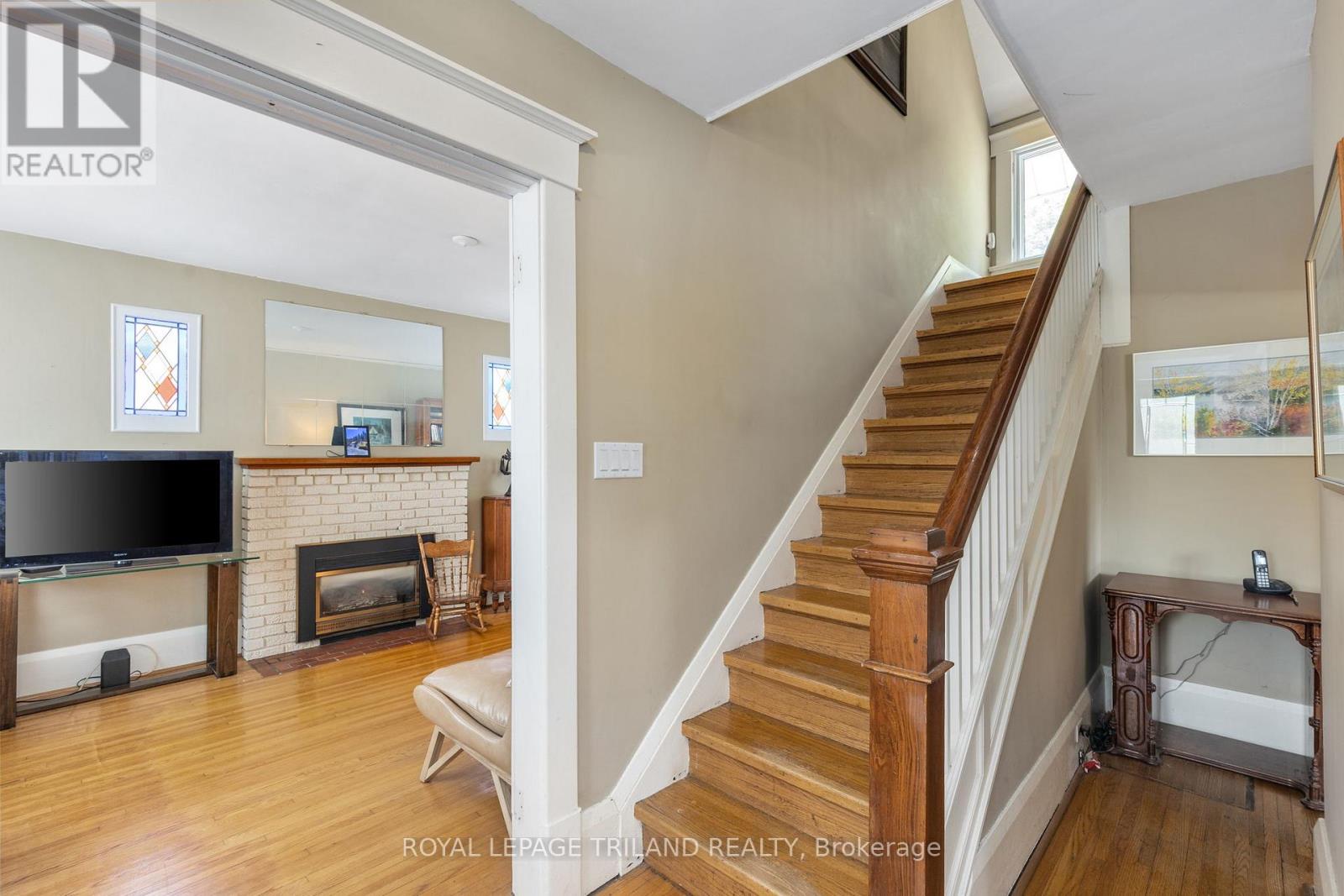 269 Briscoe Street E, London South (South F), Ontario  N6C 1X5 - Photo 8 - X12213077