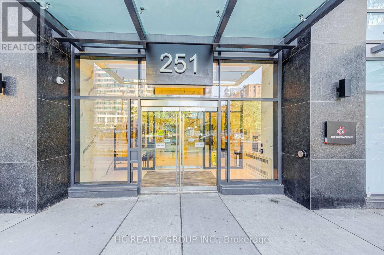 3704 - 251 Javis Street, Toronto, Ontario  M5B 0C3 - Photo 2 - C12214287