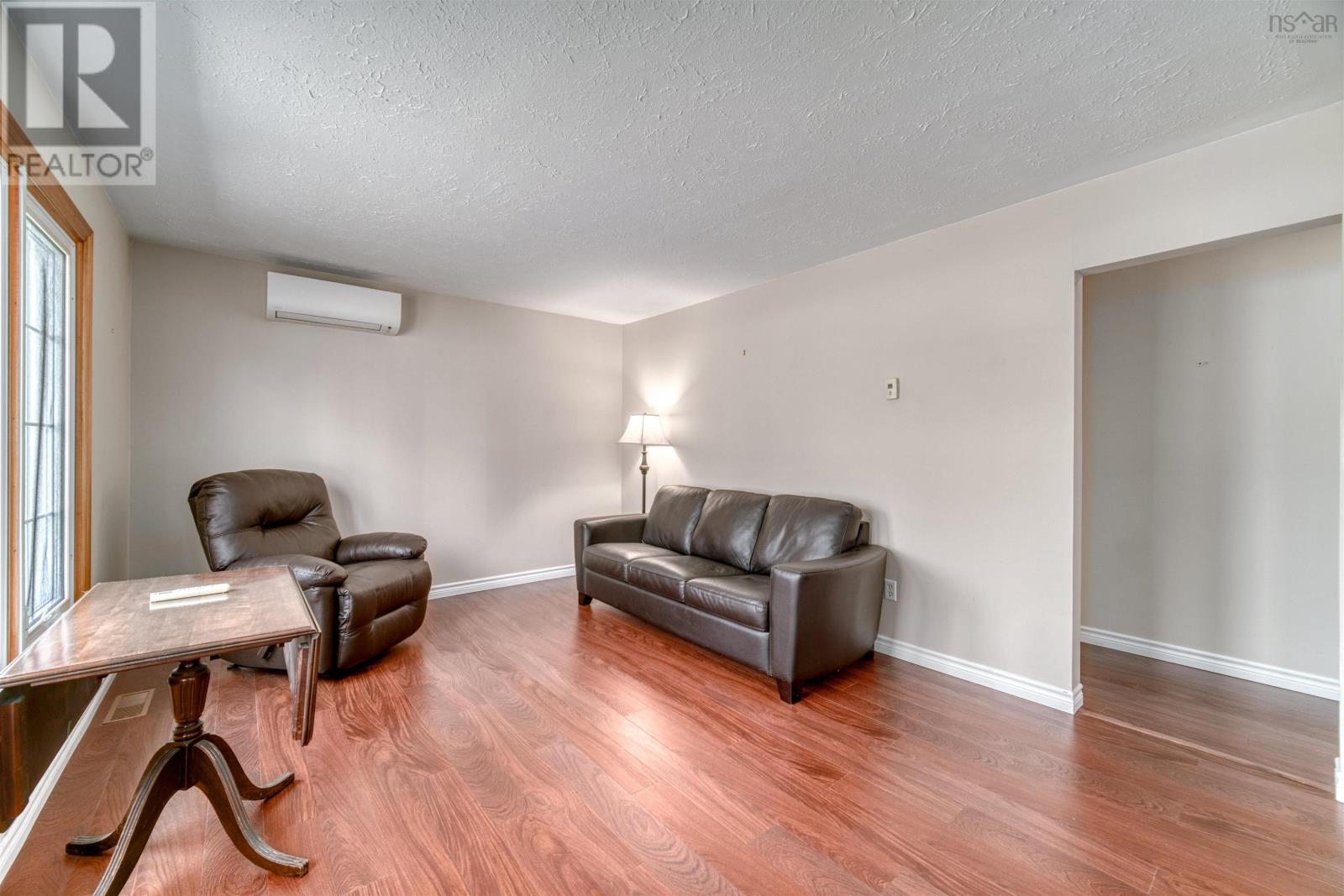 Property at 14 Inverary Drive image 2