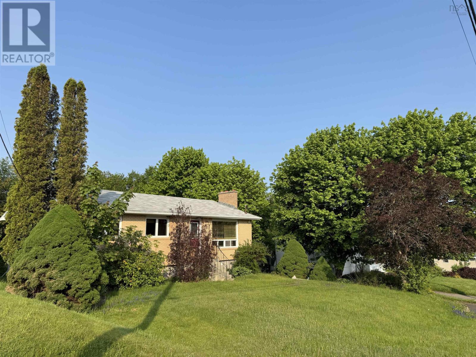 Property at 74 Moxham Drive image 5