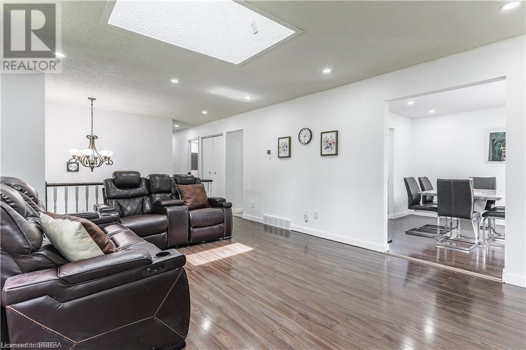 85 High Acres Crescent, Kitchener, Ontario N2N 2S3 - Photo 6 - 40739582