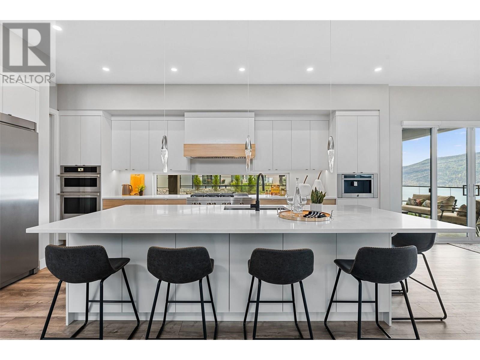 3645 Mckinley Beach Drive, Kelowna, British Columbia  V1V 3G2 - Photo 8 - 10350992