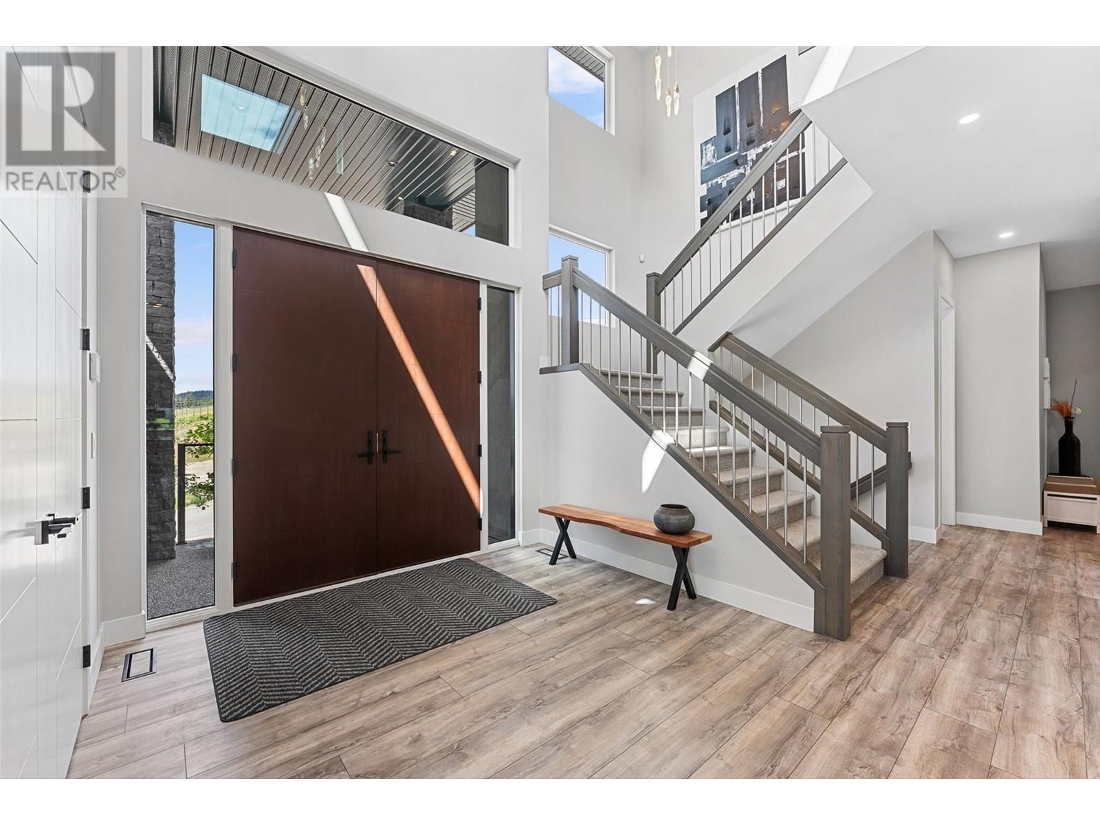 3645 Mckinley Beach Drive, Kelowna, British Columbia  V1V 3G2 - Photo 5 - 10350992