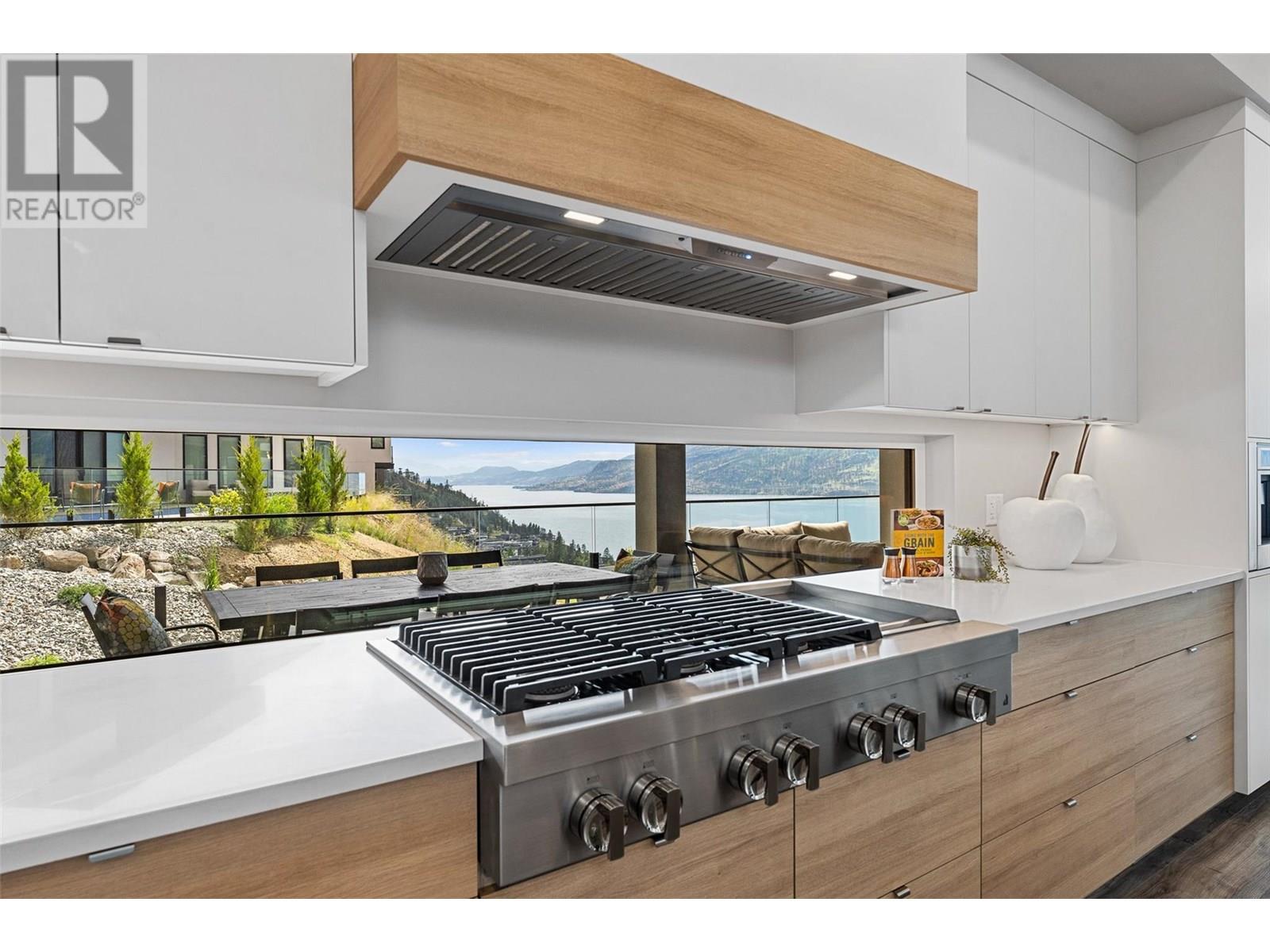 3645 Mckinley Beach Drive, Kelowna, British Columbia  V1V 3G2 - Photo 11 - 10350992