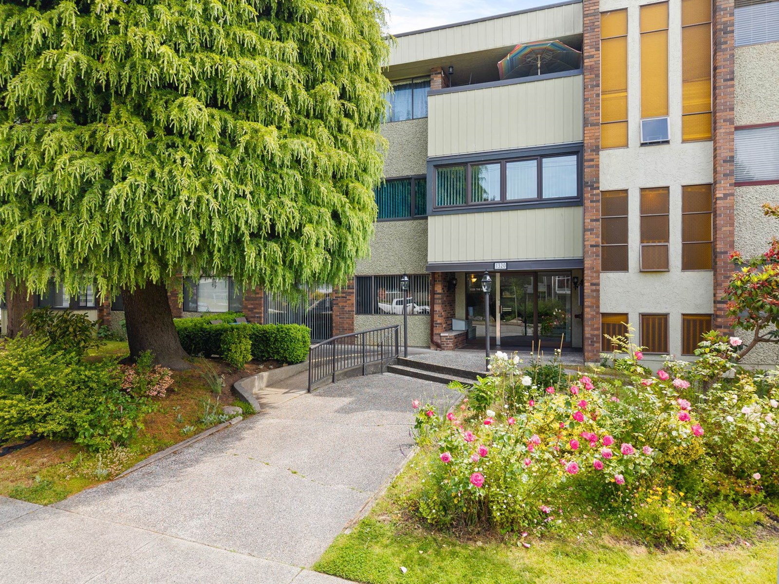 104 1320 FIR STREET, White Rock, British Columbia