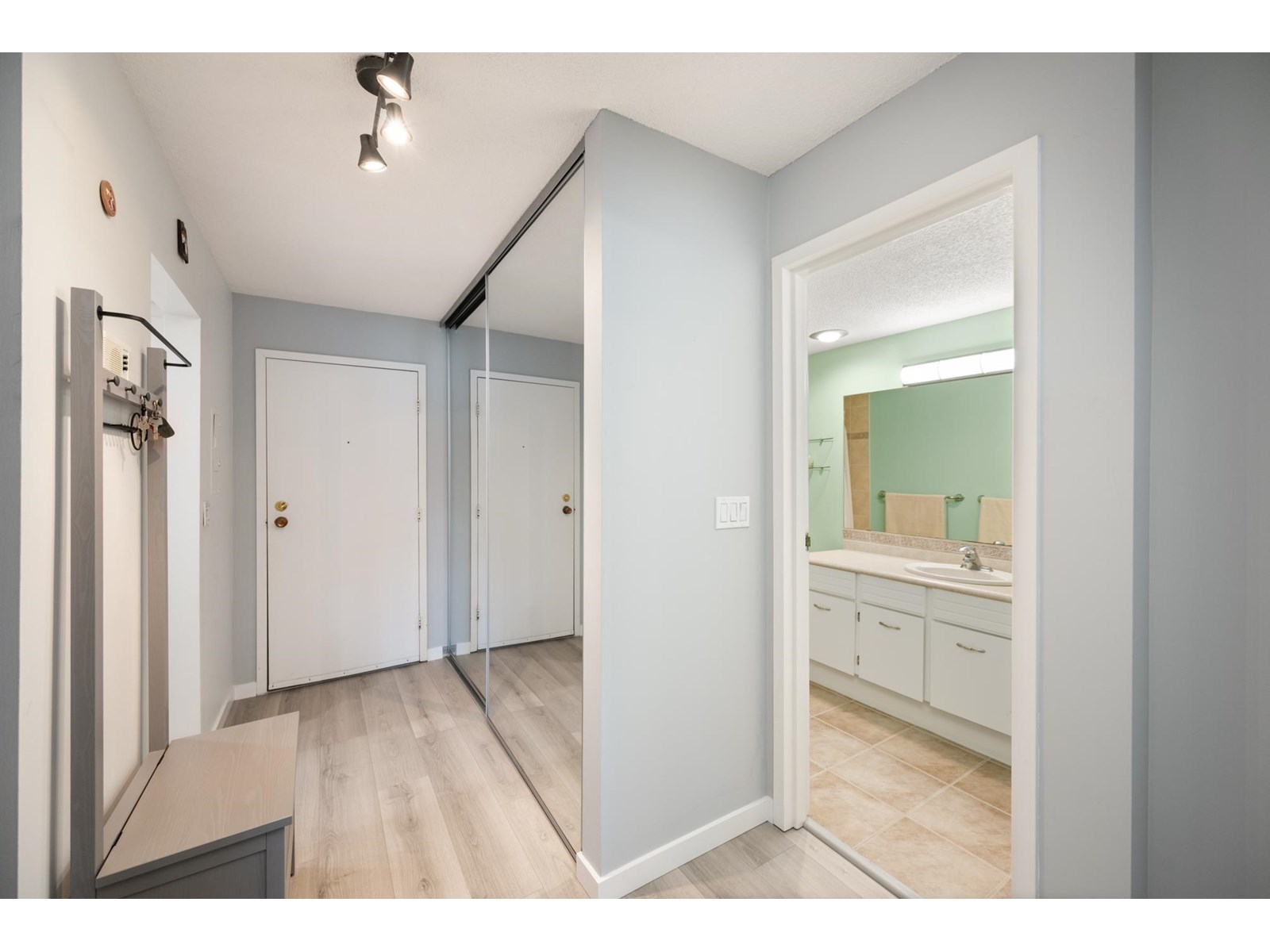 104 1320 Fir Street, White Rock, British Columbia  V4B 4B2 - Photo 31 - R3014568