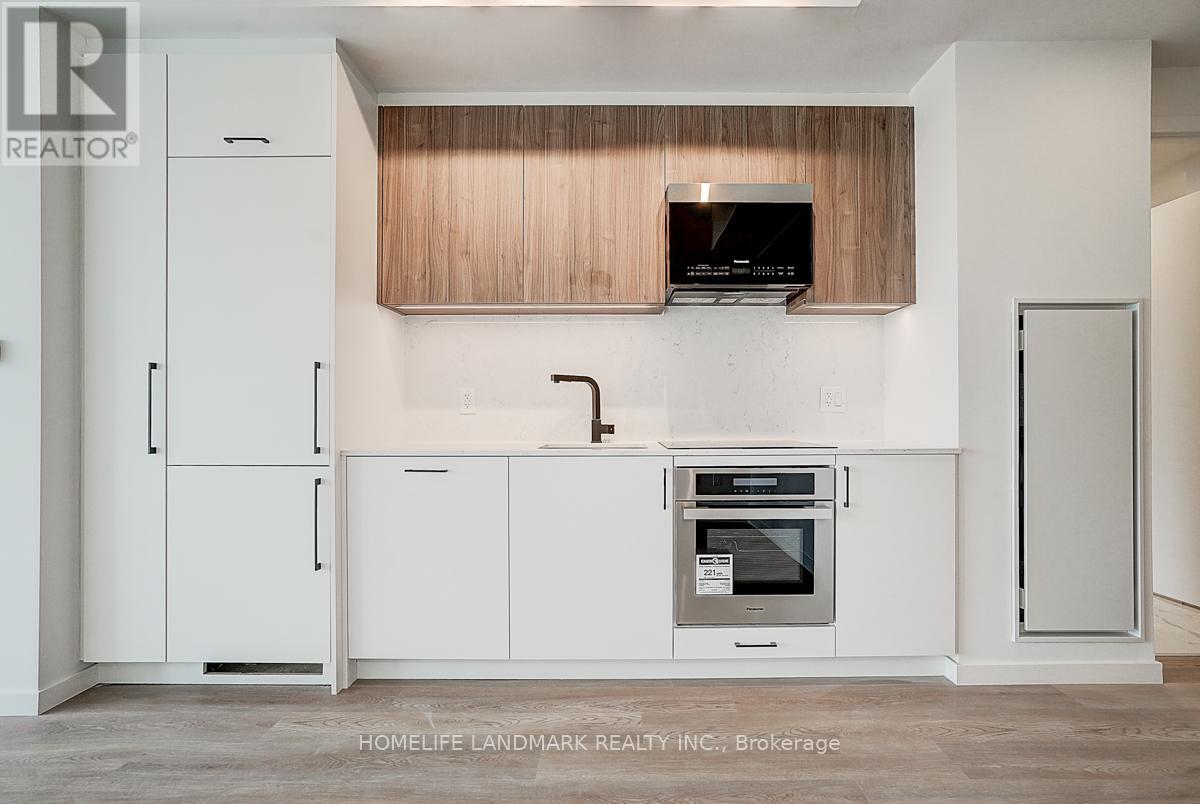 717 - 689 The Queensway, Toronto, Ontario  M8Y 0C8 - Photo 19 - W12187654
