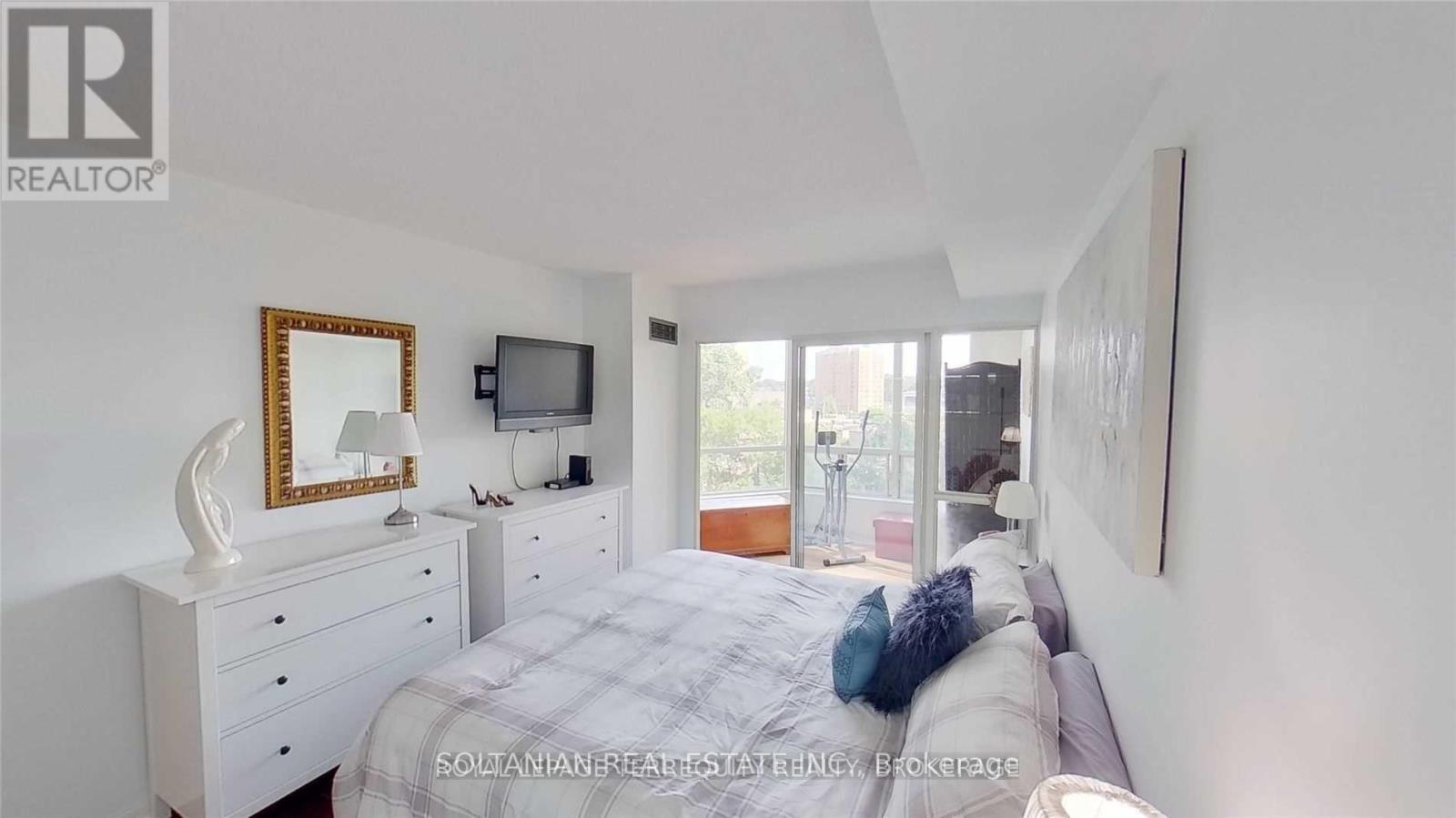 1 Hickory Tree Road, Toronto (Weston), Ontario  M9N 3W4 - Photo 13 - W12214255