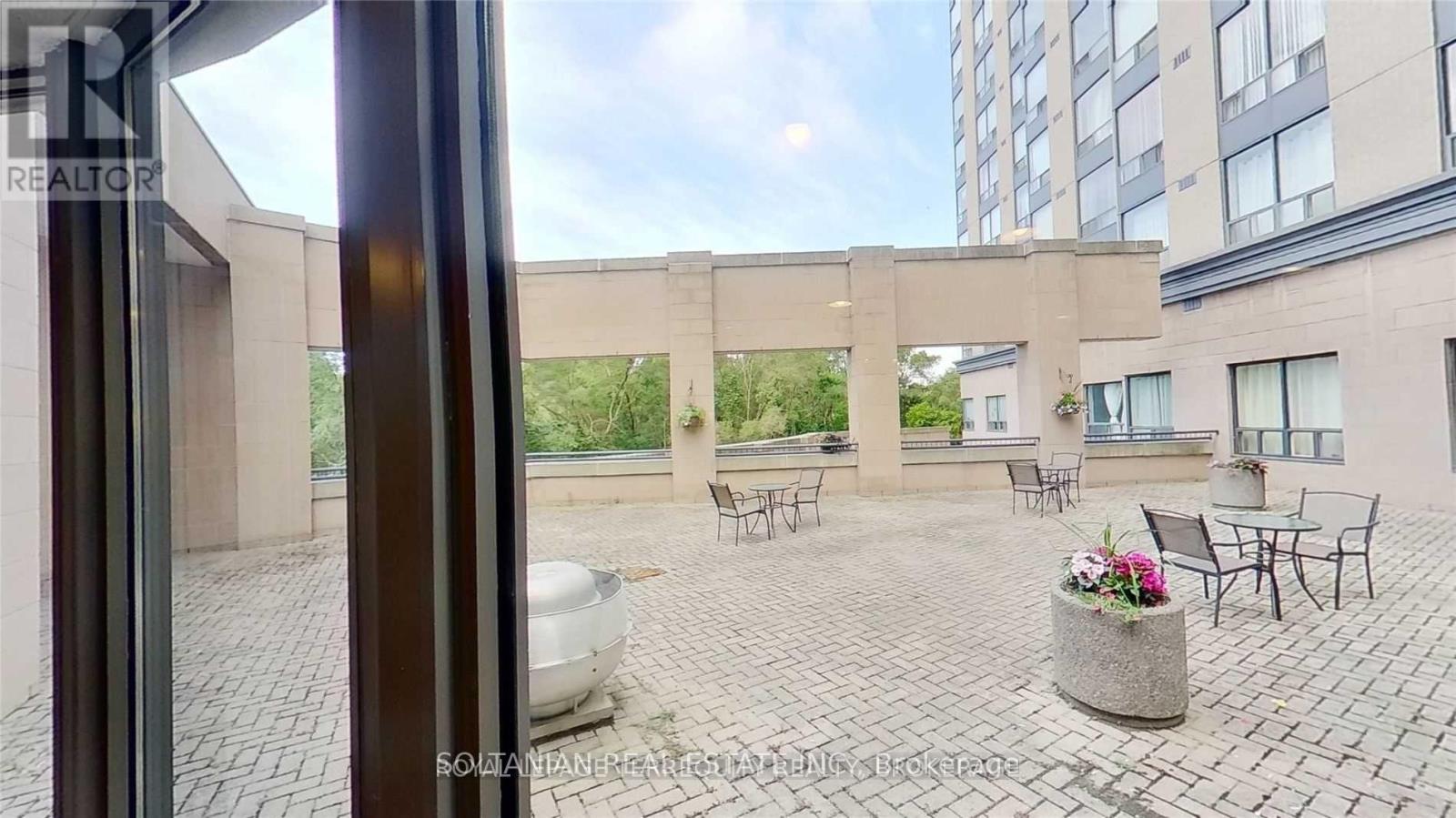 1 Hickory Tree Road, Toronto (Weston), Ontario  M9N 3W4 - Photo 17 - W12214255