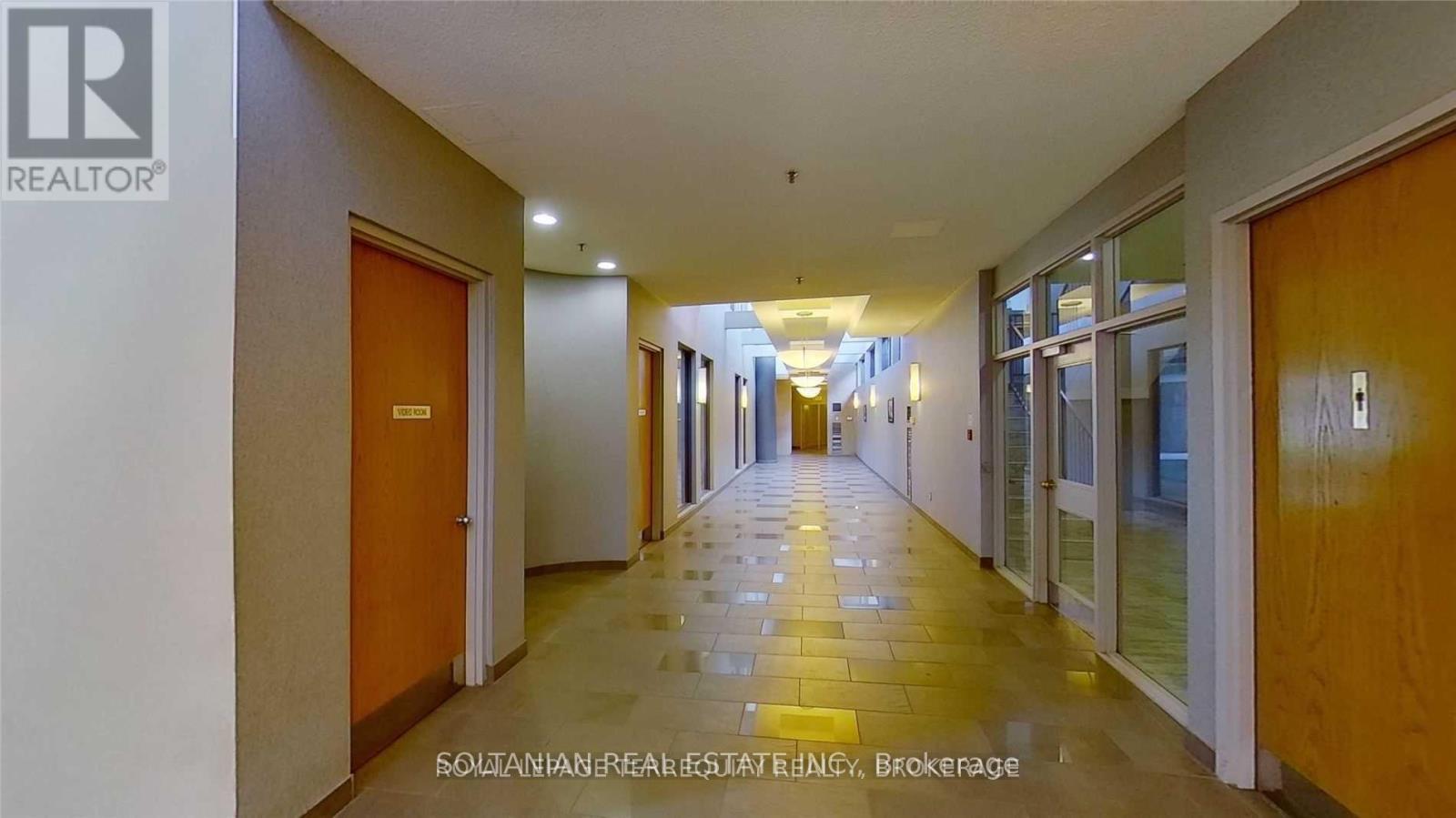 1 Hickory Tree Road, Toronto (Weston), Ontario  M9N 3W4 - Photo 4 - W12214255
