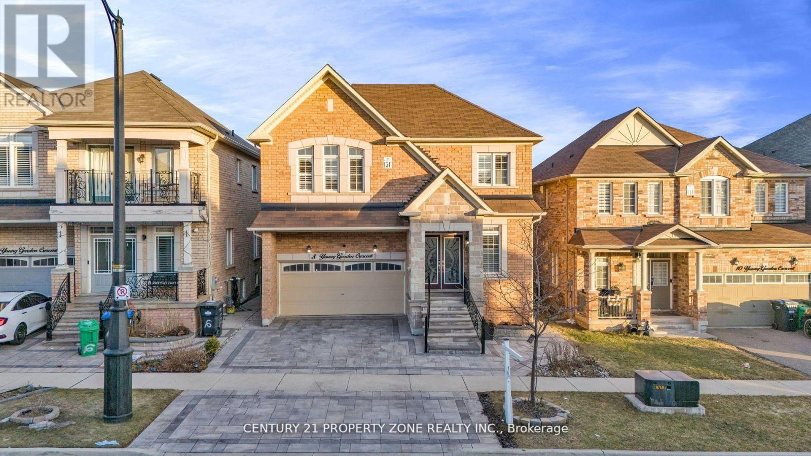 8 YOUNG GARDEN CRESCENT, Brampton, Ontario