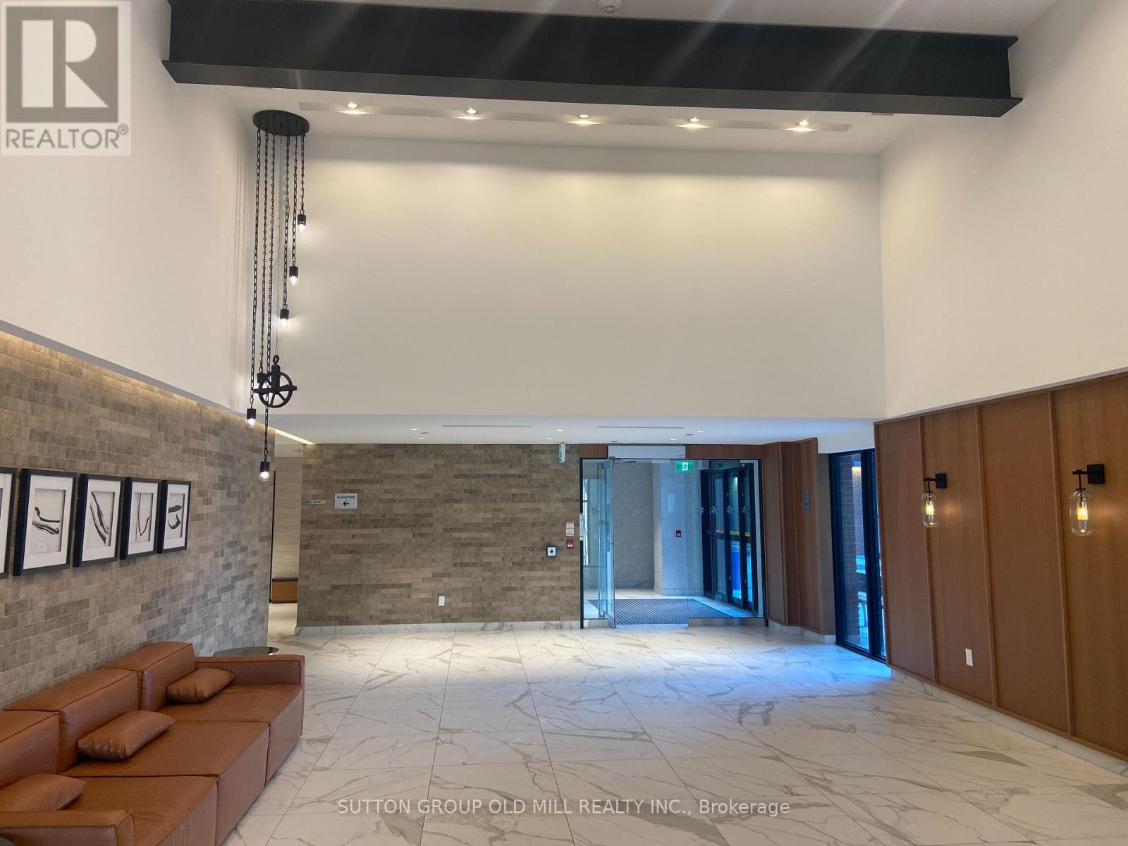 720 - 2300 St Clair Avenue W, Toronto (Junction Area), Ontario  M6N 0B3 - Photo 4 - W12214275