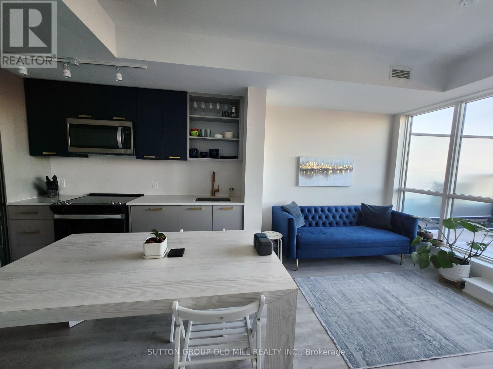 720 - 2300 St Clair Avenue W, Toronto (Junction Area), Ontario  M6N 0B3 - Photo 5 - W12214275
