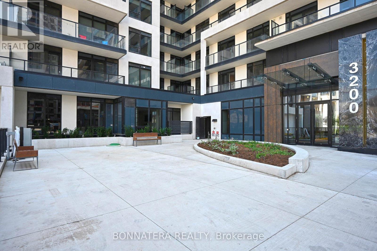 711 - 3200 William Coltson Avenue, Oakville (Jm Joshua Meadows), Ontario  L6H 7W6 - Photo 2 - W12214282