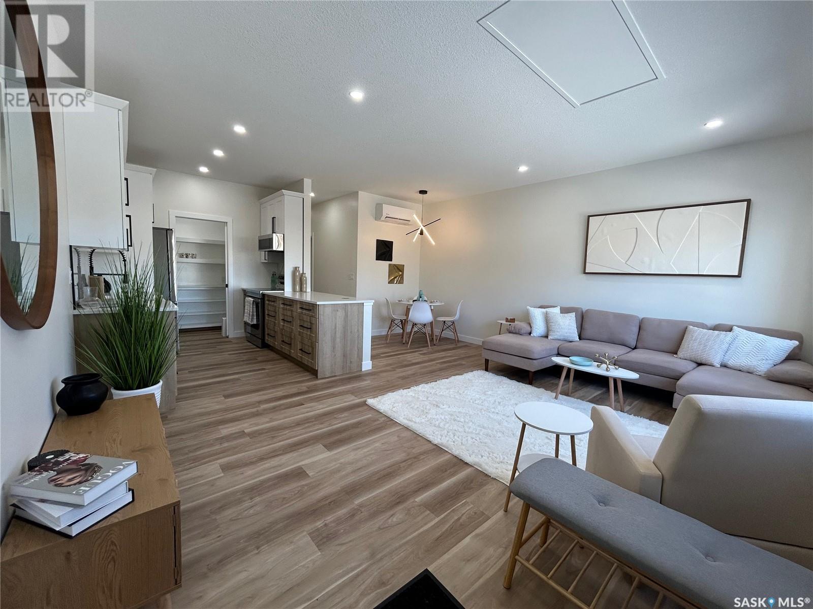 735 Hochelaga Street E, Moose Jaw, Saskatchewan  S6H 0P9 - Photo 5 - SK000514