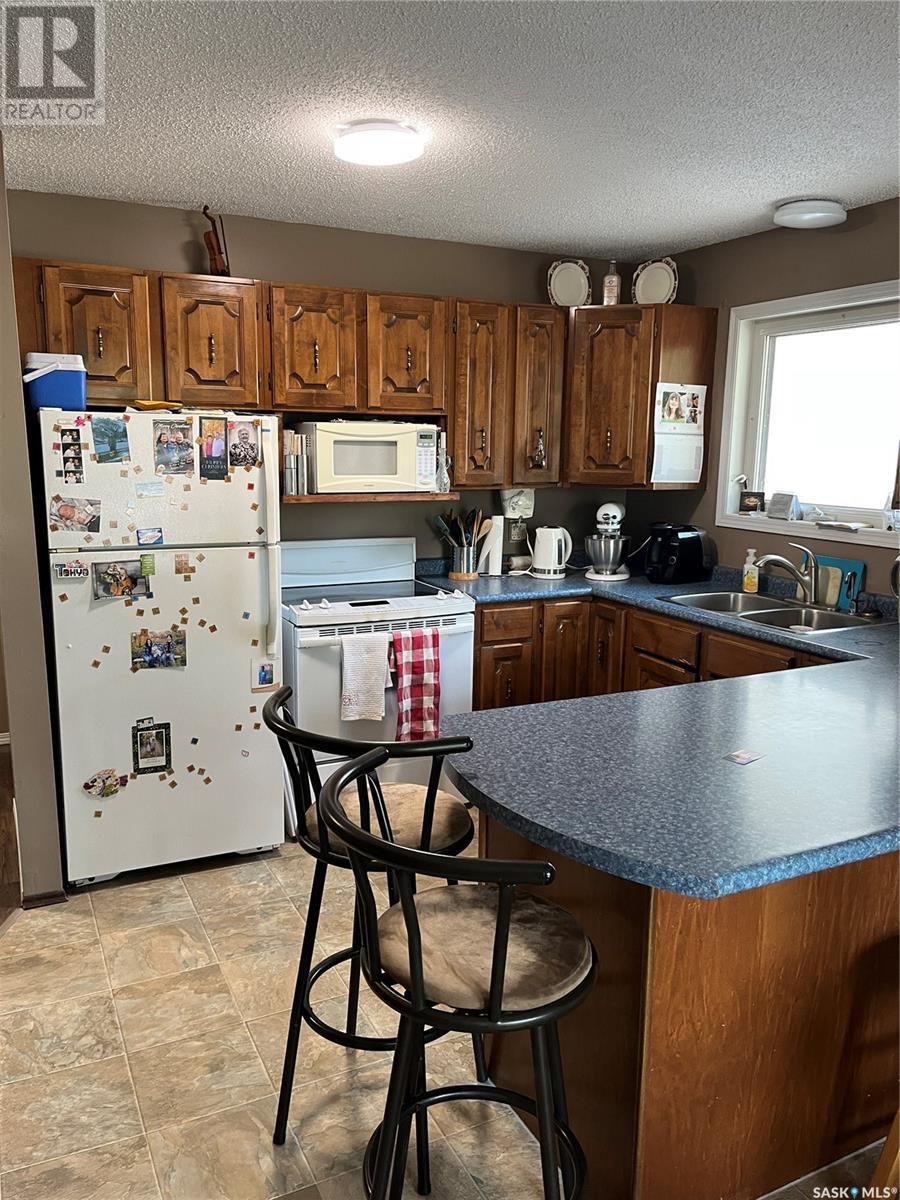 573 Dieppe Drive, Weyburn, Saskatchewan  S4H 2Y1 - Photo 3 - SK009122