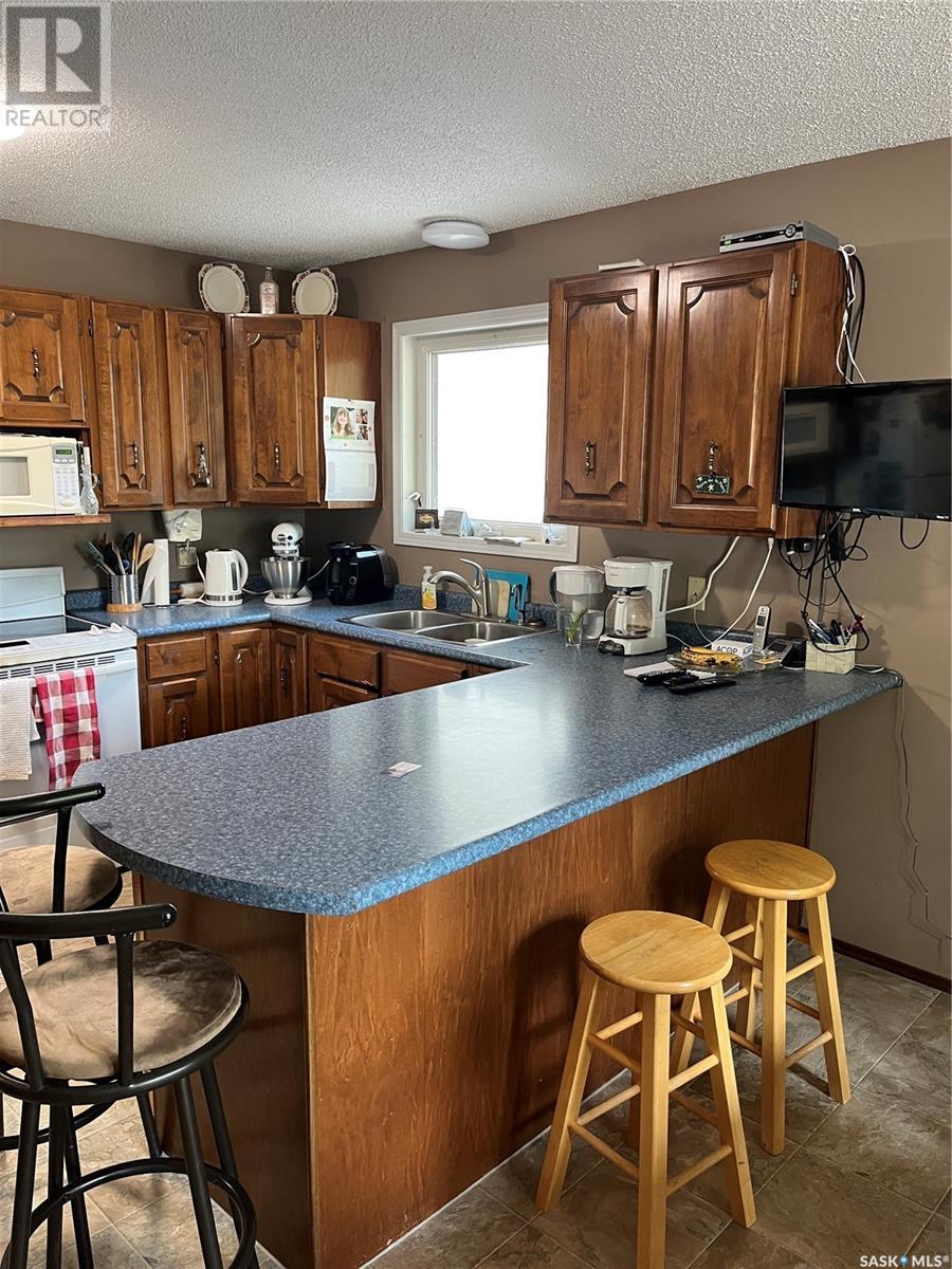 573 Dieppe Drive, Weyburn, Saskatchewan  S4H 2Y1 - Photo 4 - SK009122