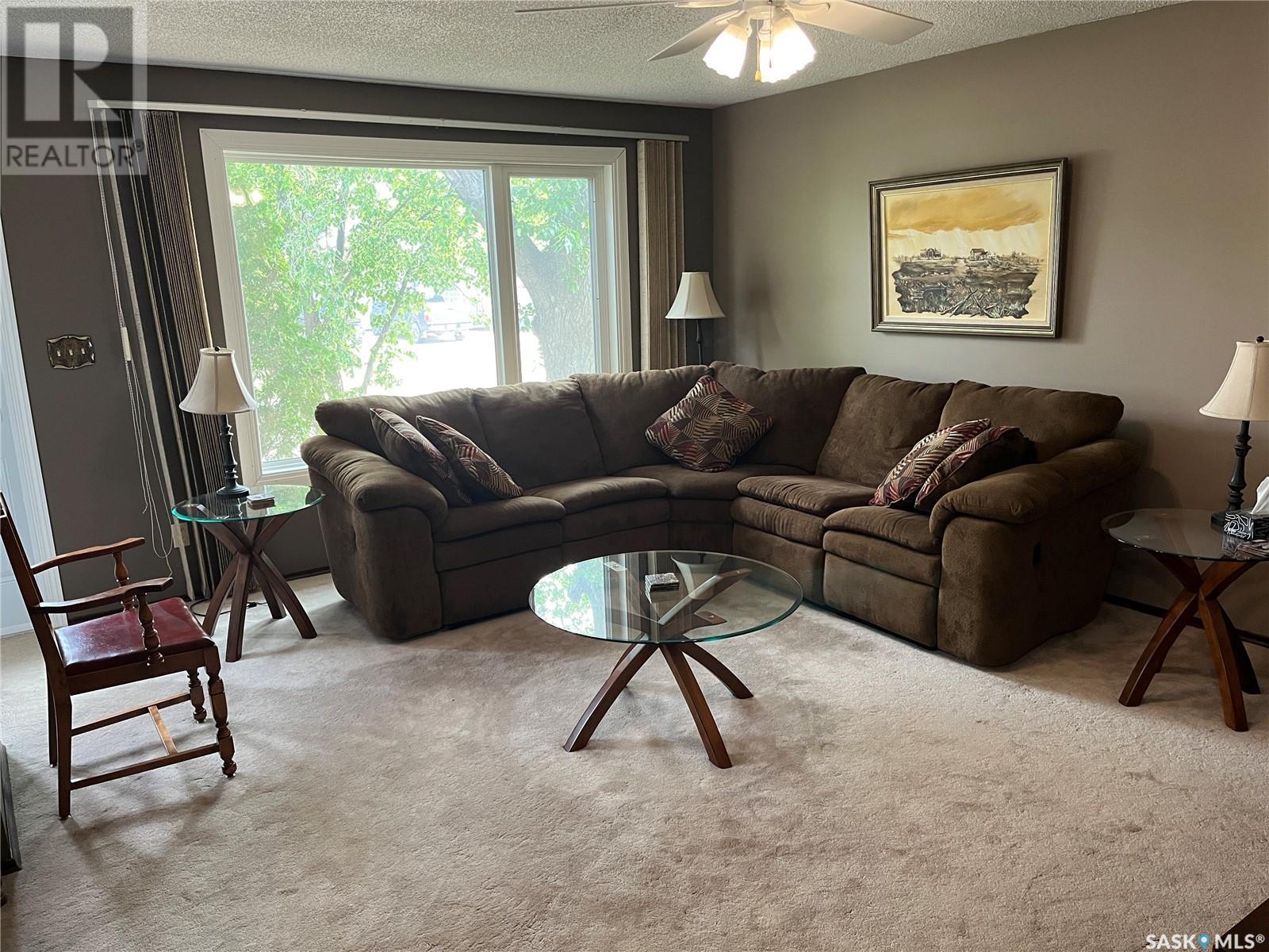 573 Dieppe Drive, Weyburn, Saskatchewan  S4H 2Y1 - Photo 9 - SK009122