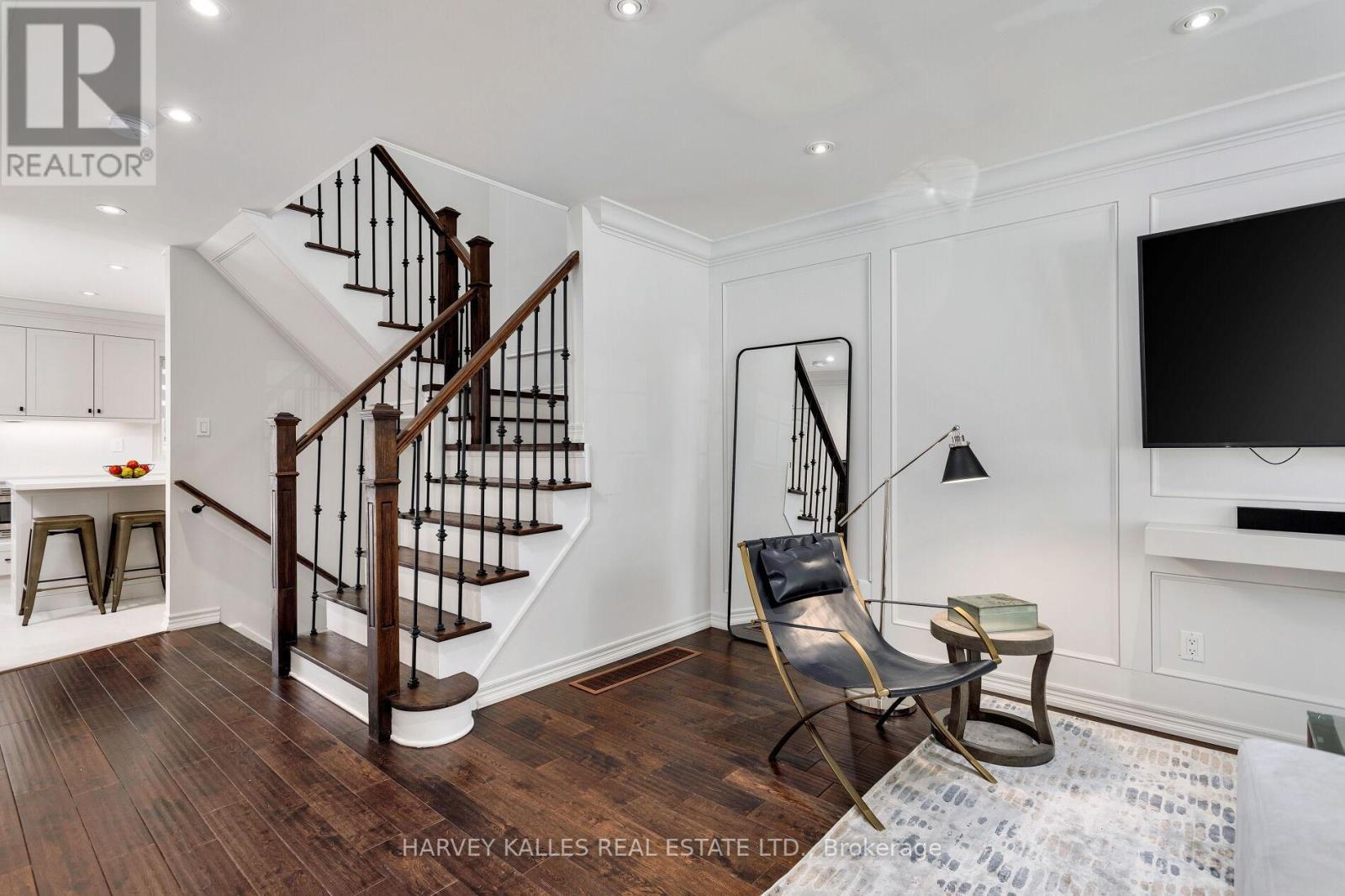 Property at 30 BLUEWATER TRAIL image 5