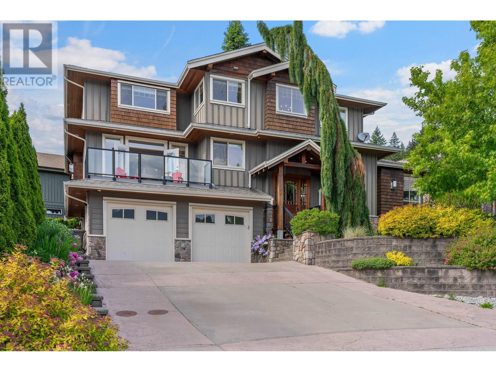 1041 Glacier View Place, Squamish, British Columbia  V8B 0G1 - Photo 1 - R3013339