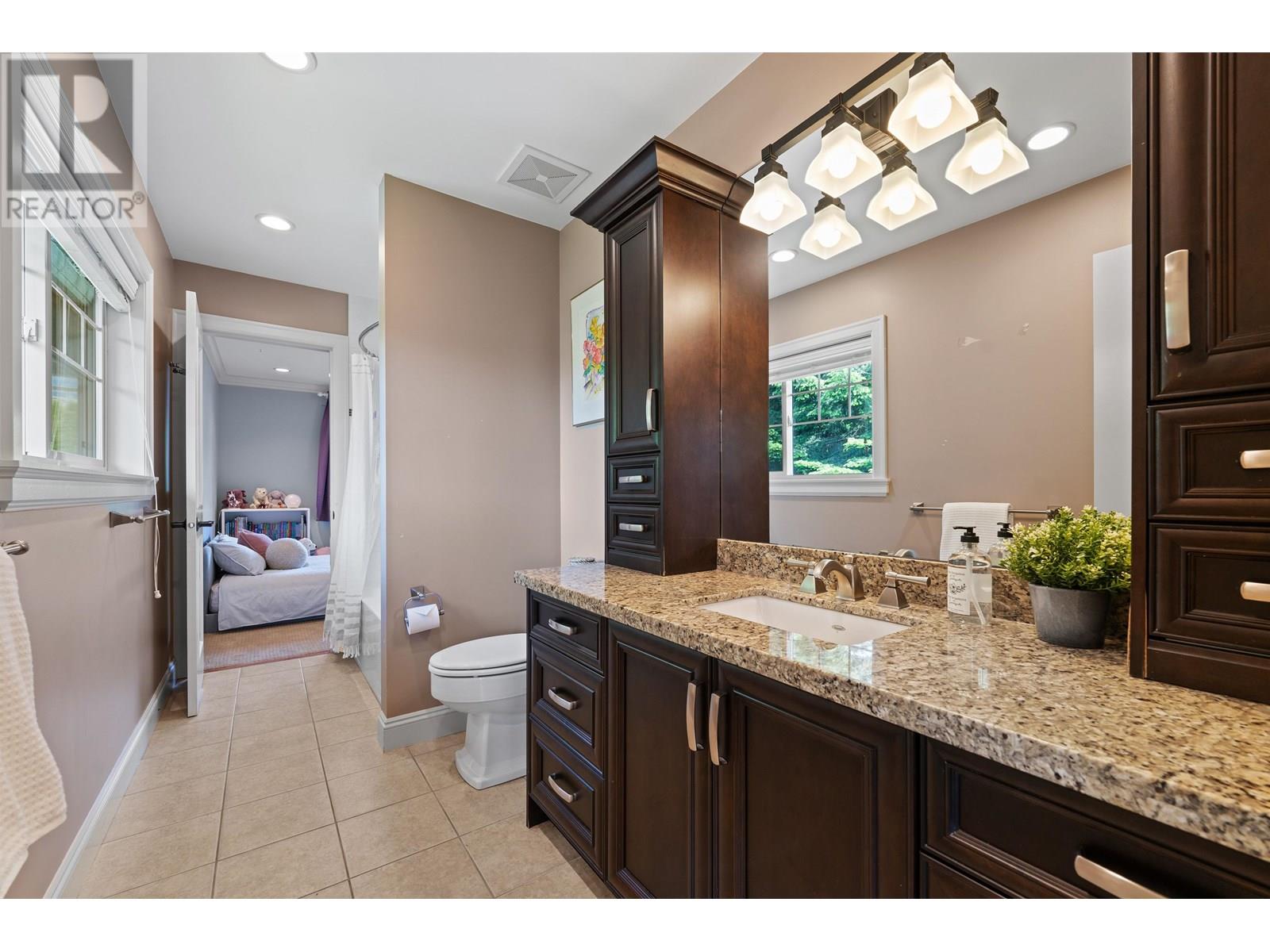1041 Glacier View Place, Squamish, British Columbia  V8B 0G1 - Photo 16 - R3013339