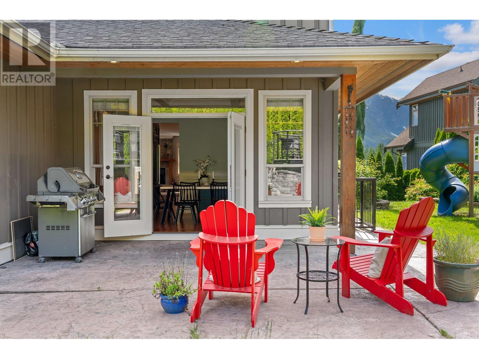 1041 Glacier View Place, Squamish, British Columbia  V8B 0G1 - Photo 25 - R3013339